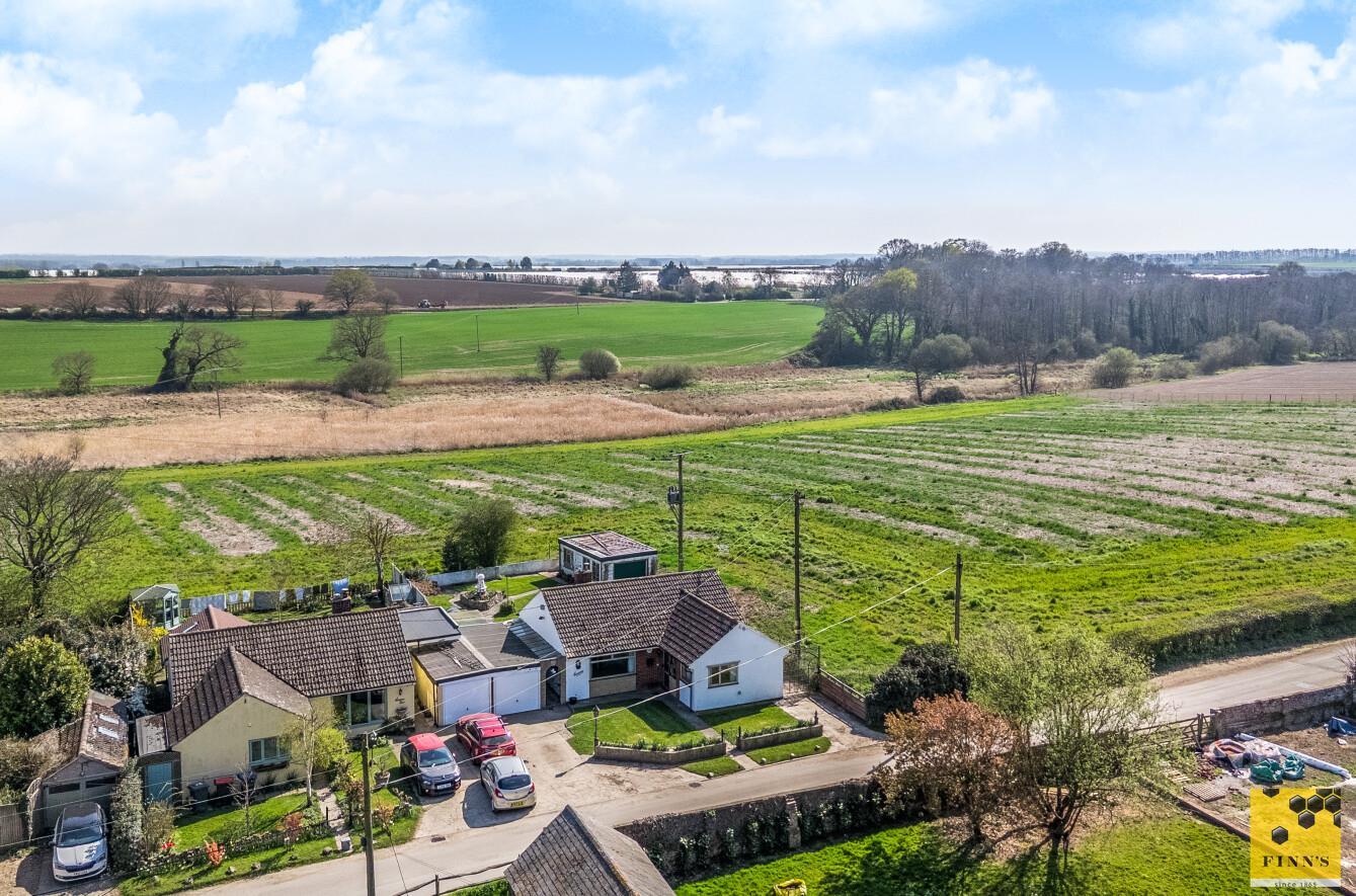 Detached Bungalow Main Photo