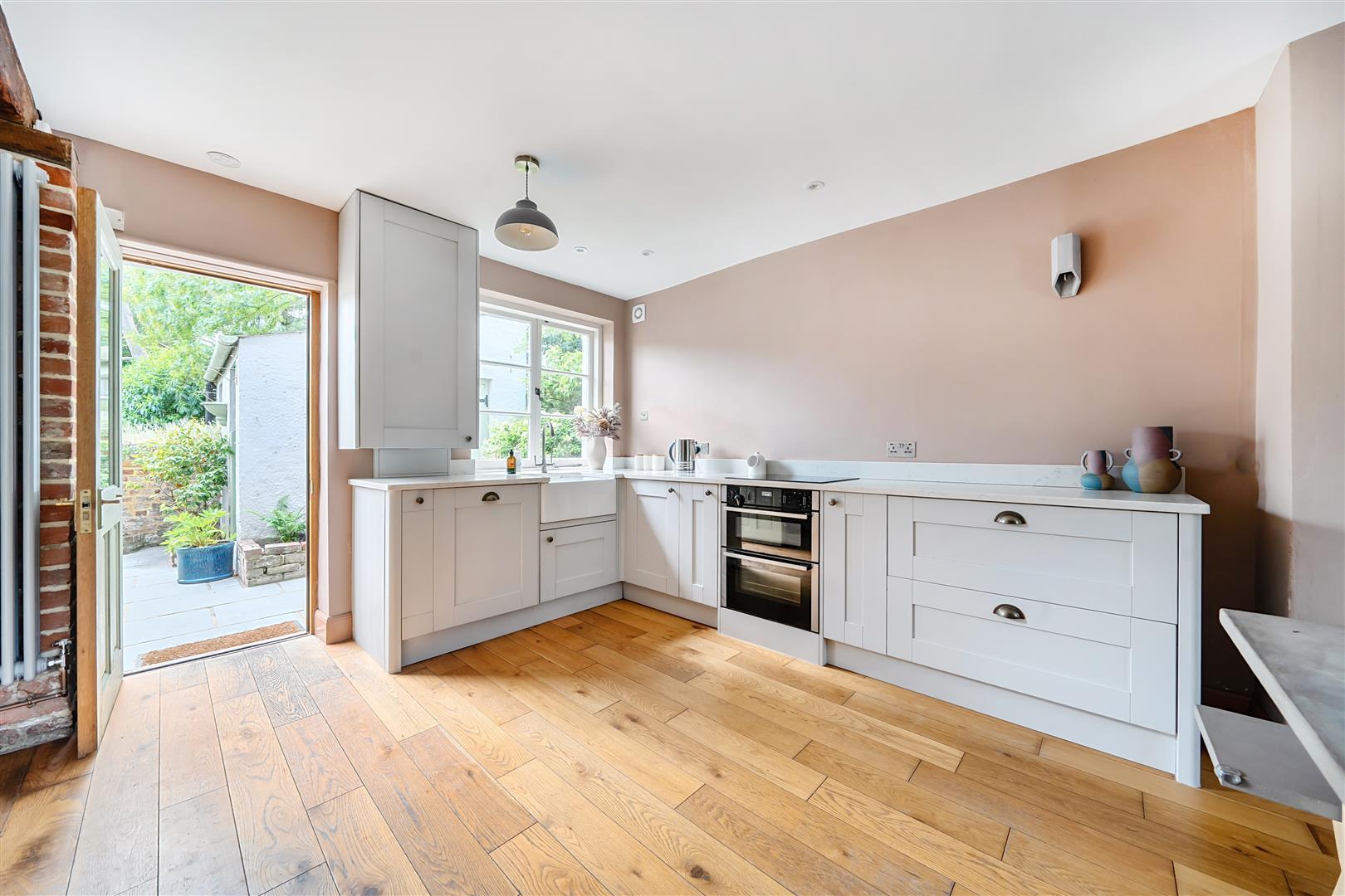 Semi-Detached House Photo 3