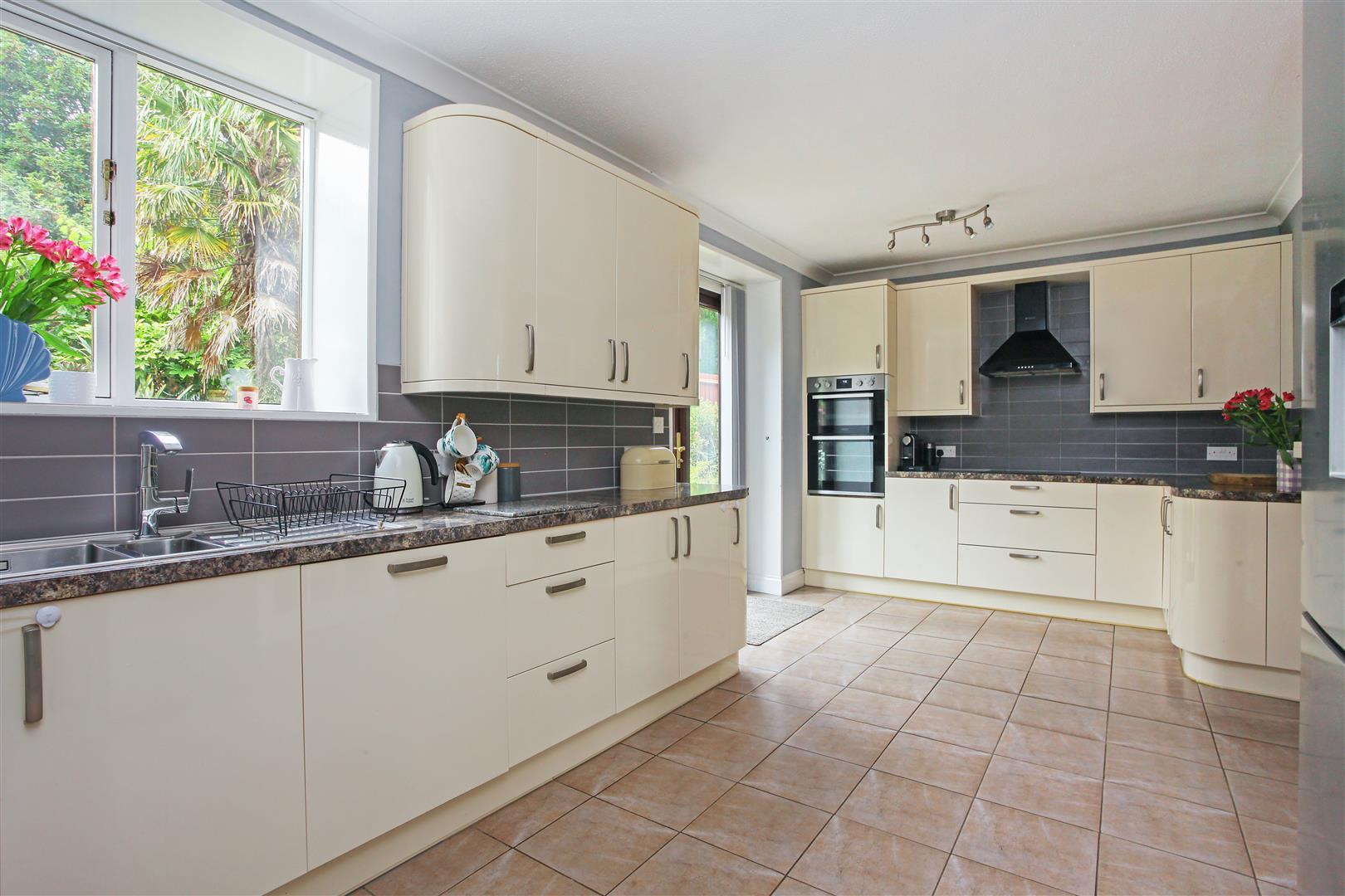 End Terraced Photo 1
