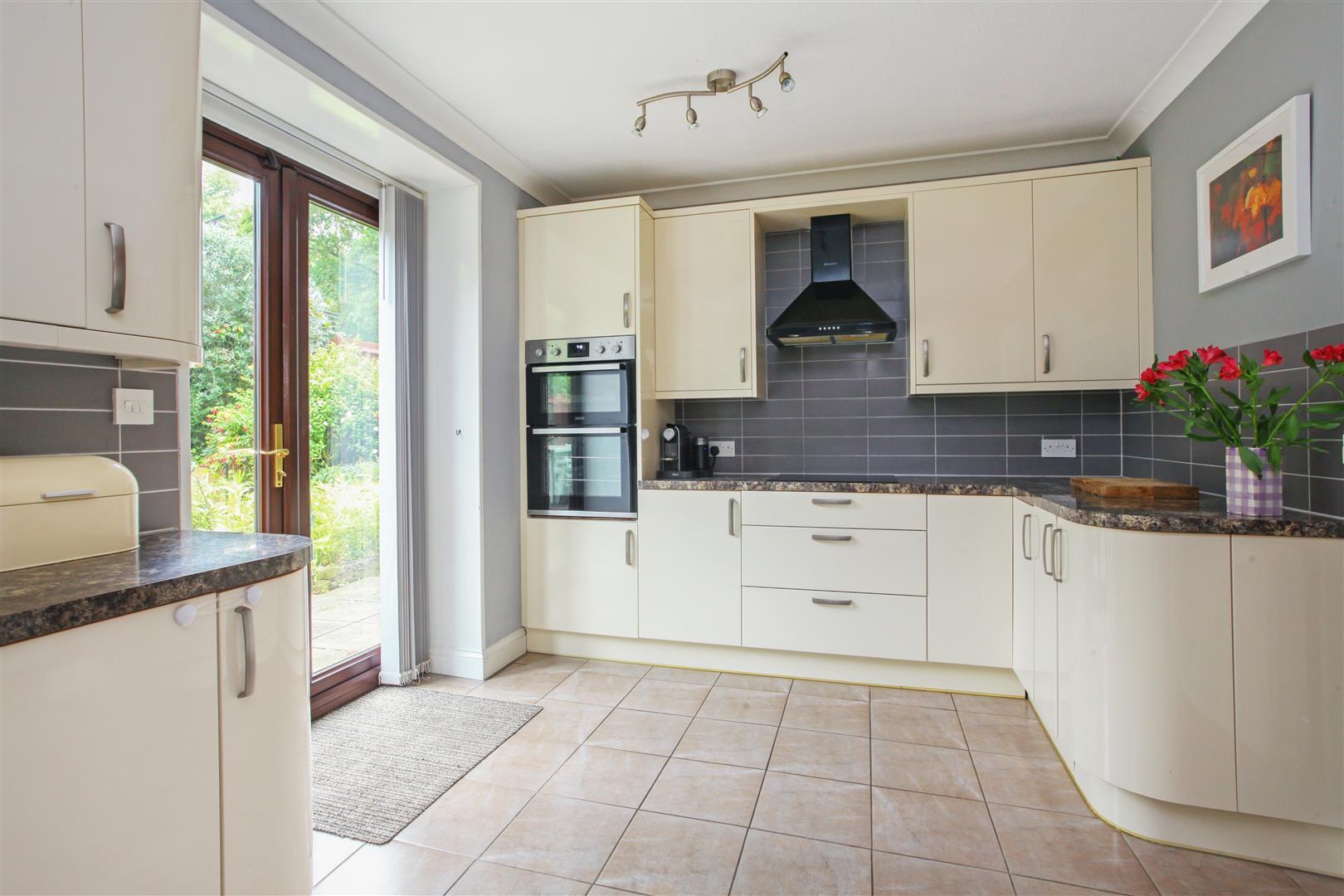End Terraced Photo 2