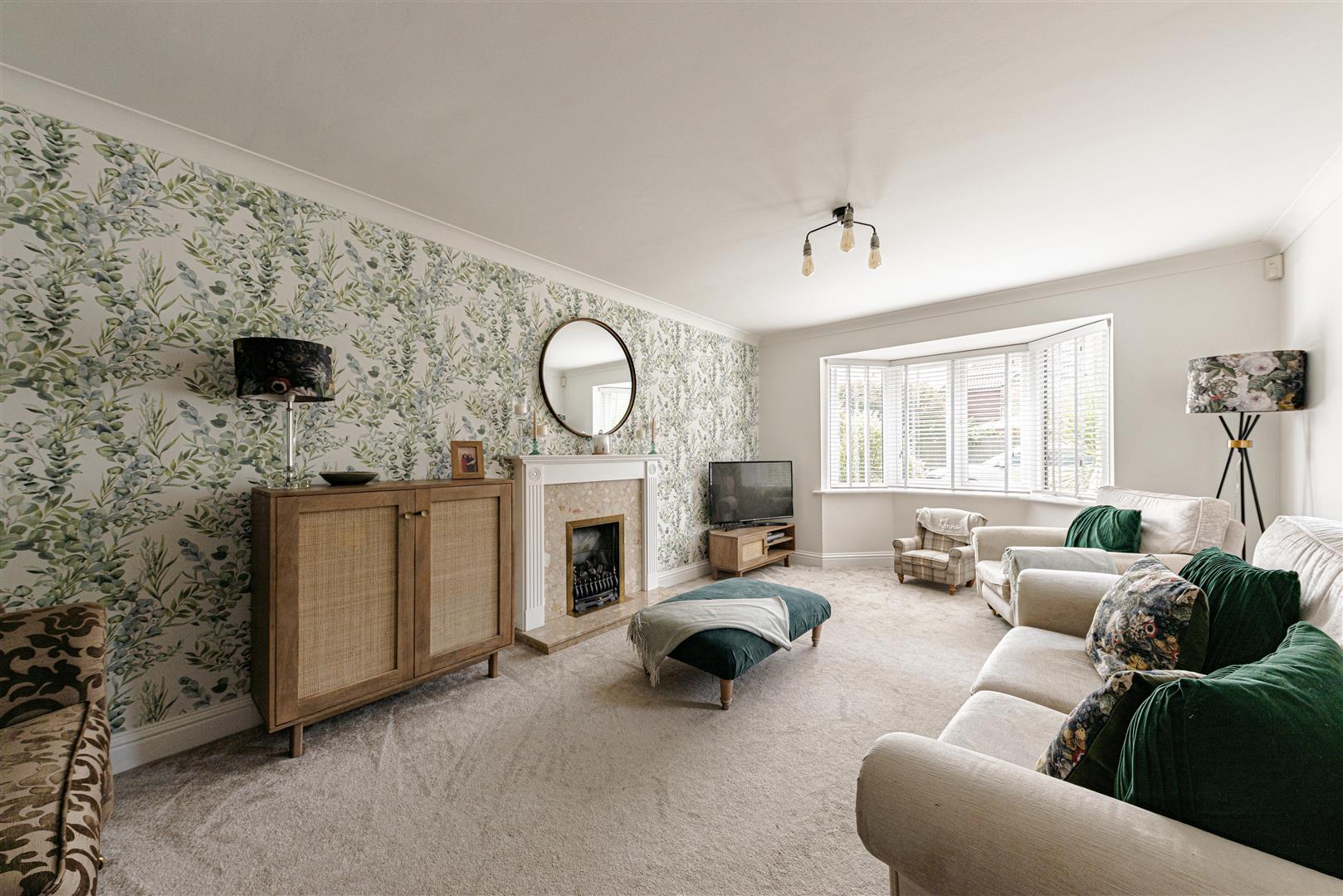 Detached House Photo 1