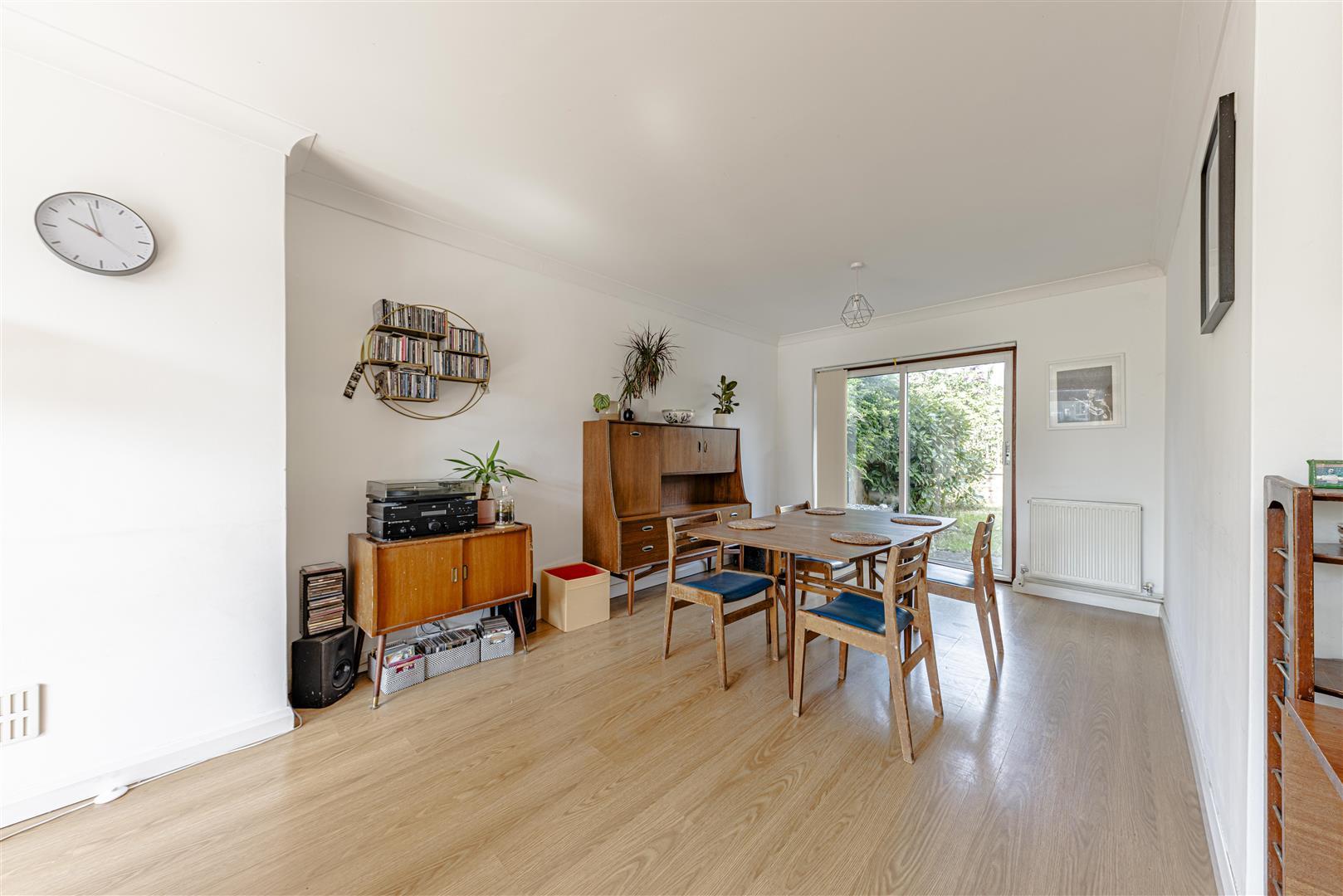 Semi-Detached House Photo 2