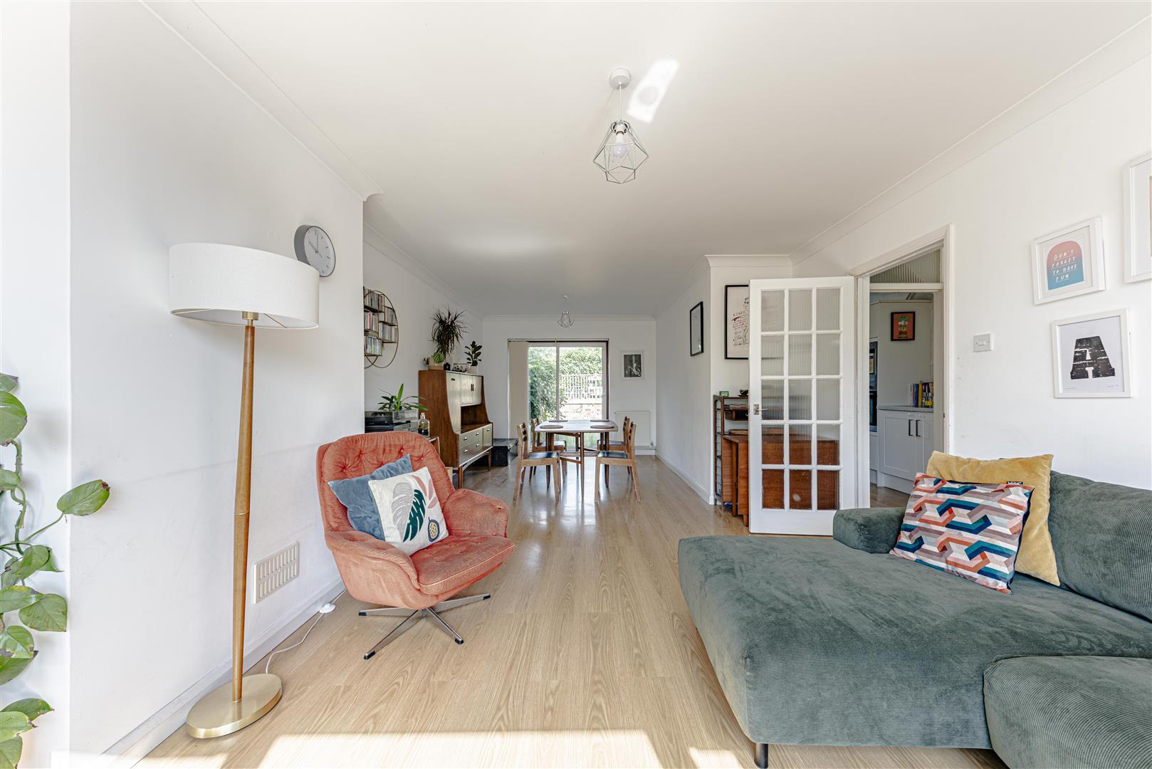 Semi-Detached House Photo 3