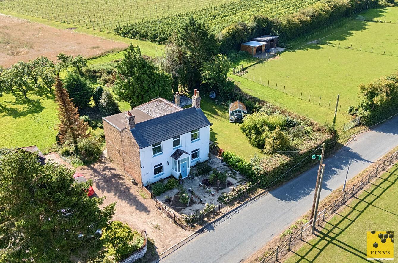 Detached House Main Photo