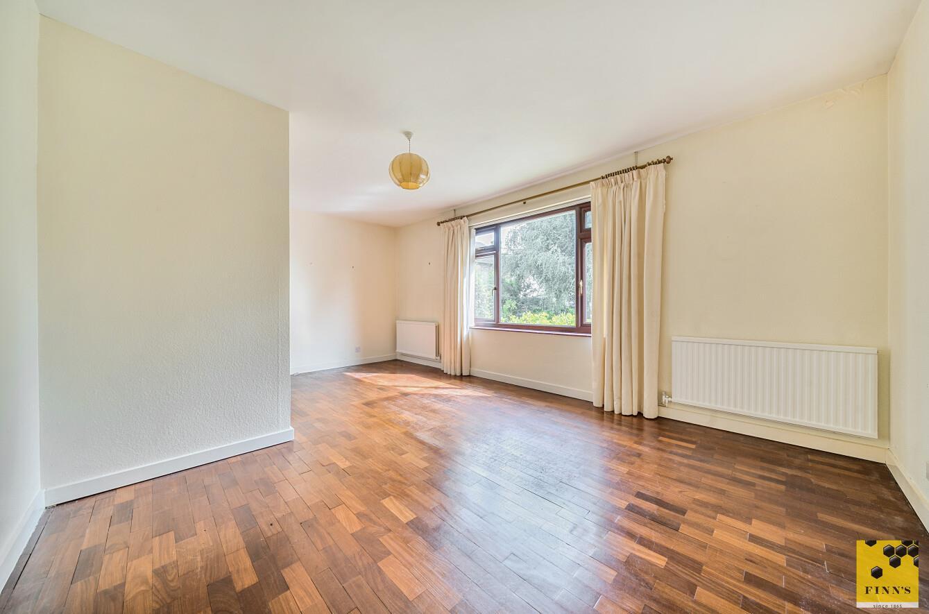 Detached Bungalow Photo 1