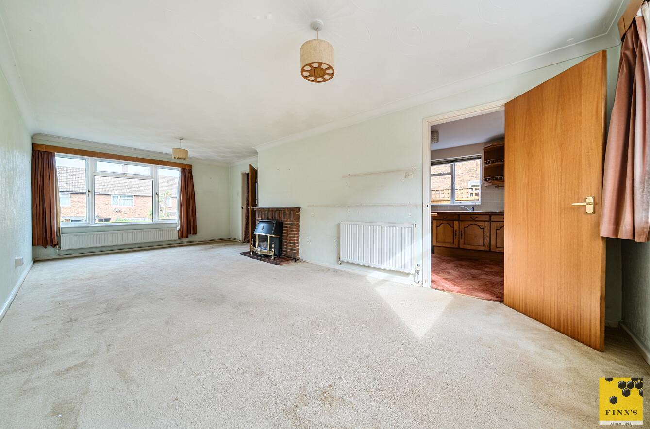 Semi-Detached House Photo 2