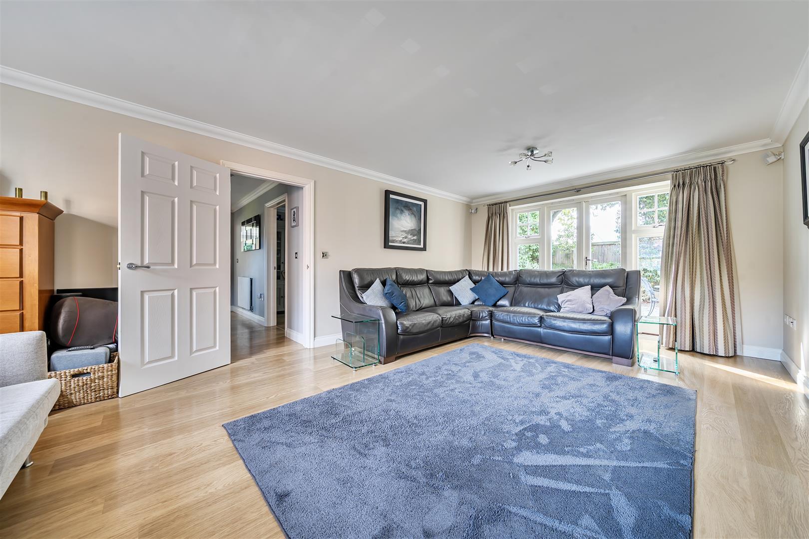 Detached House Photo 1