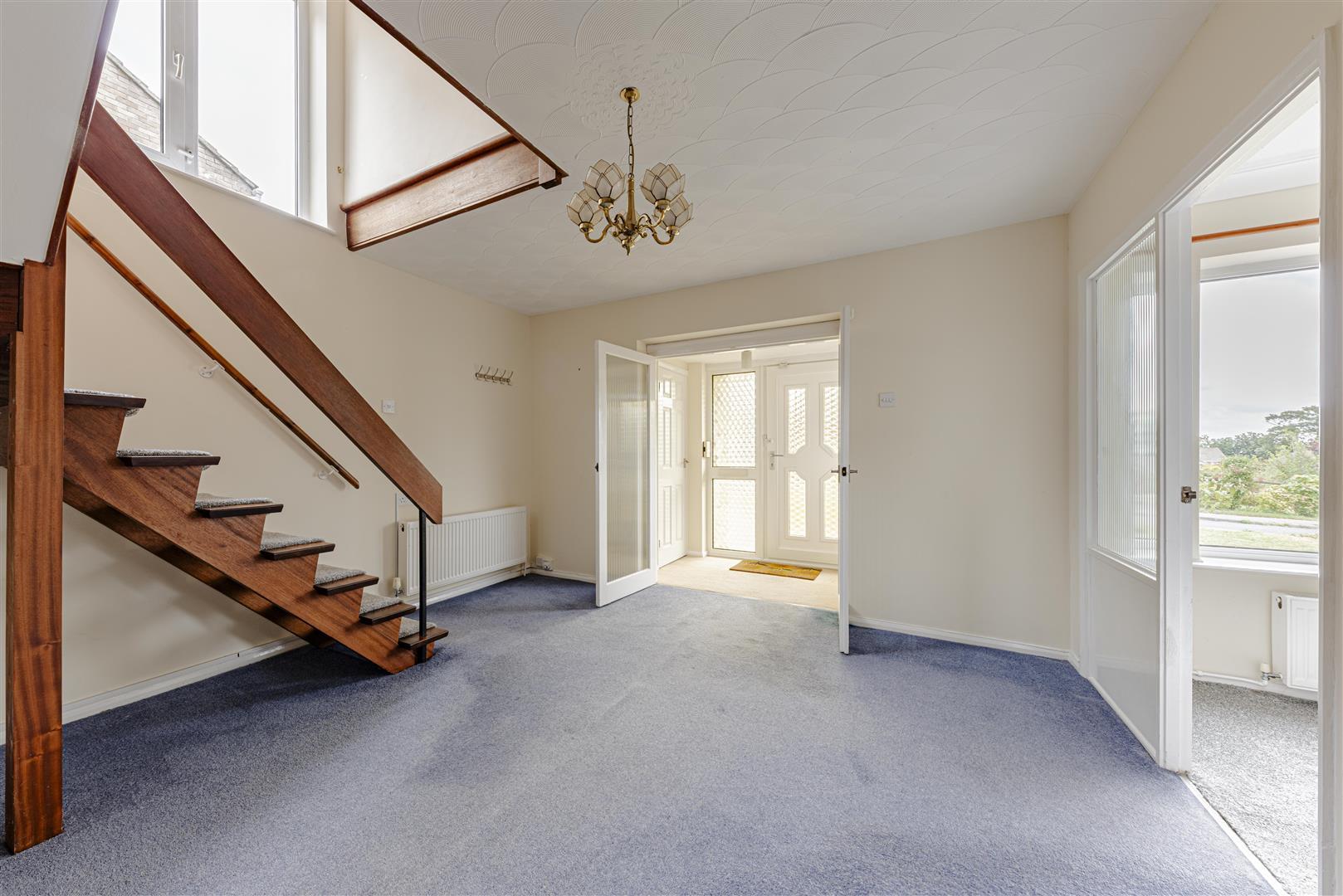 Detached House Photo 2