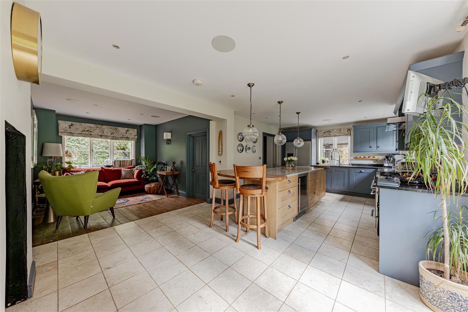 Detached House Photo 3