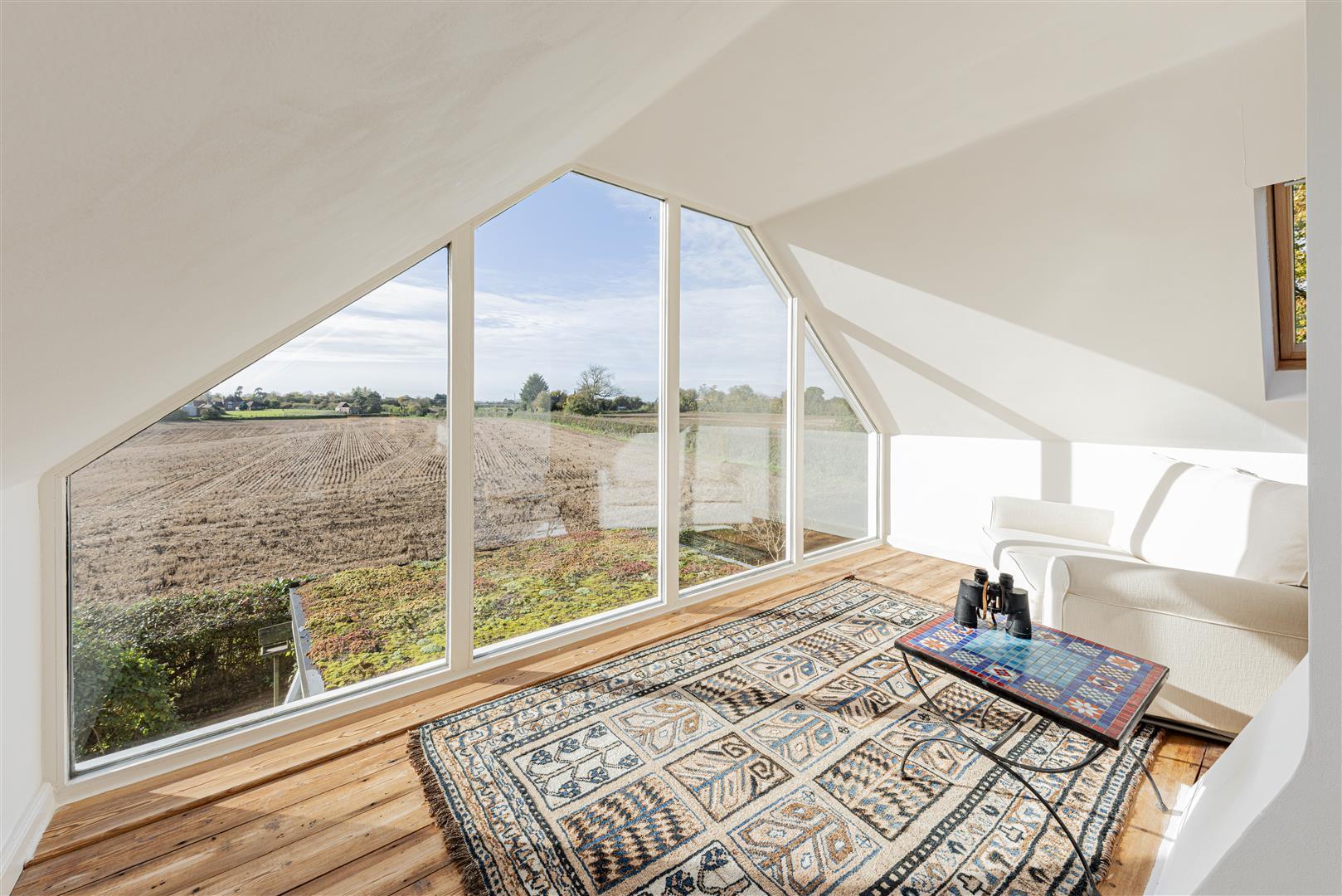 Detached House Photo 3