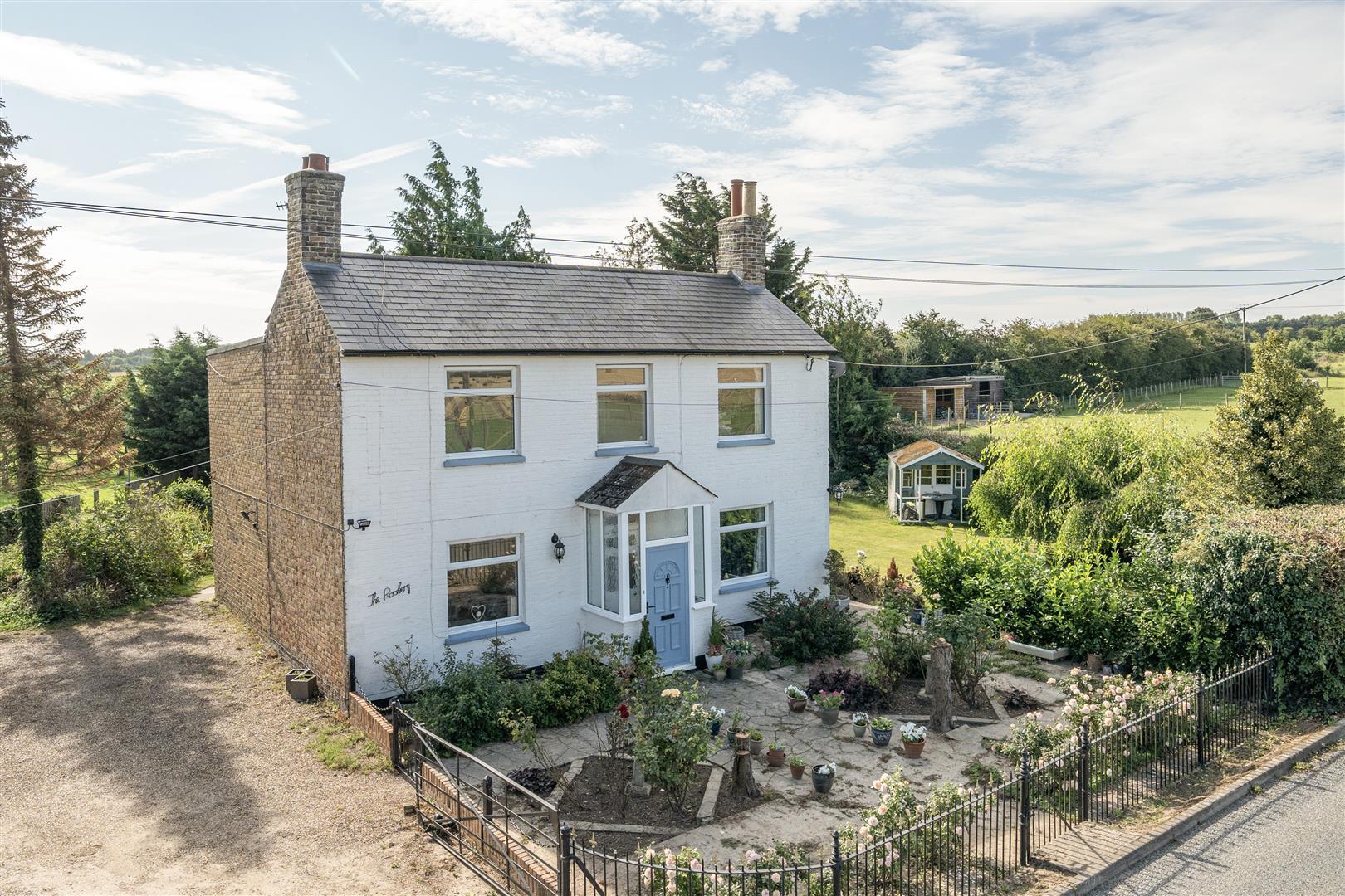 Detached House Photo 3