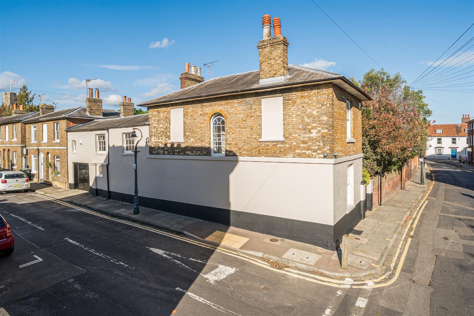 Town House Main Photo