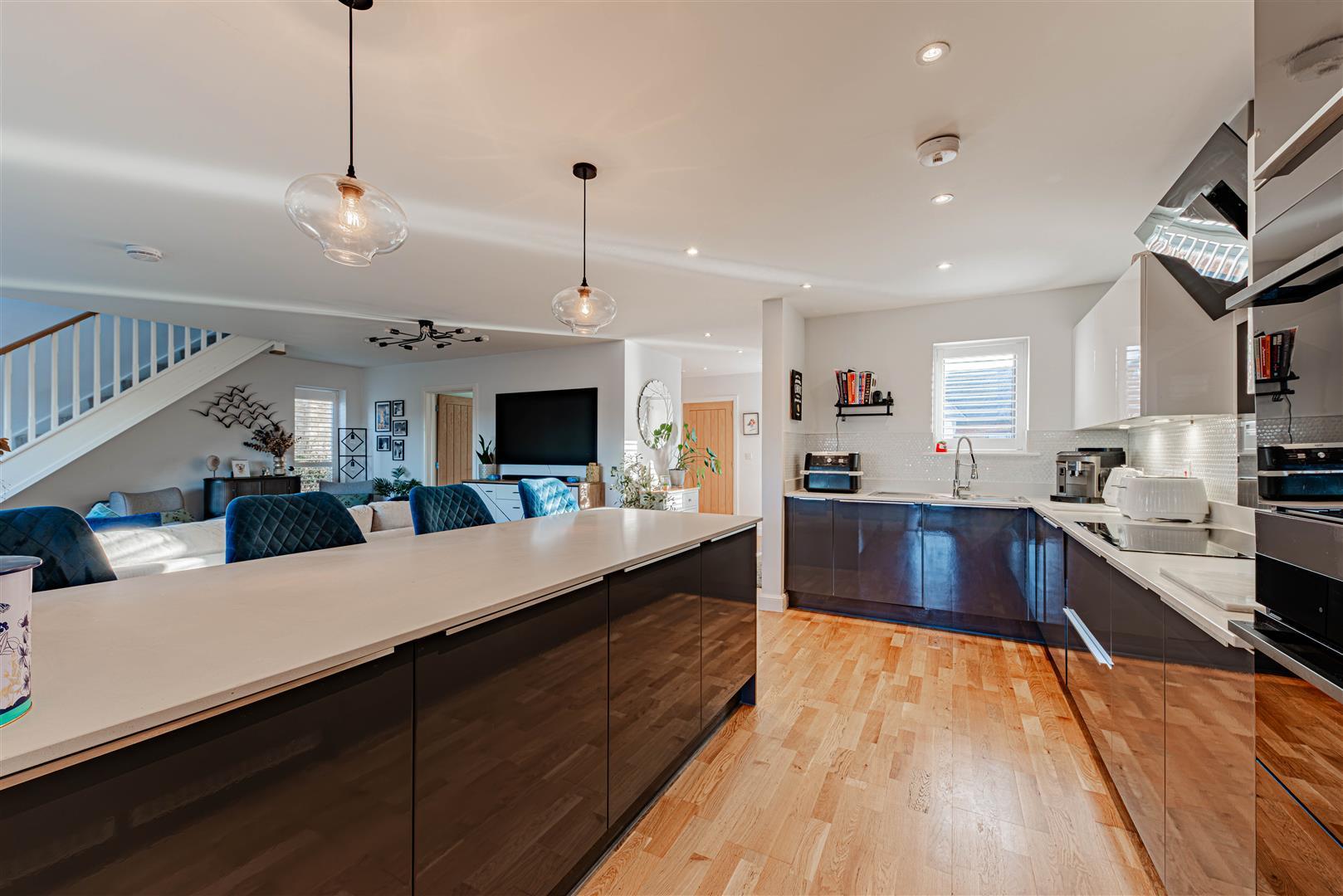 Detached House Photo 3