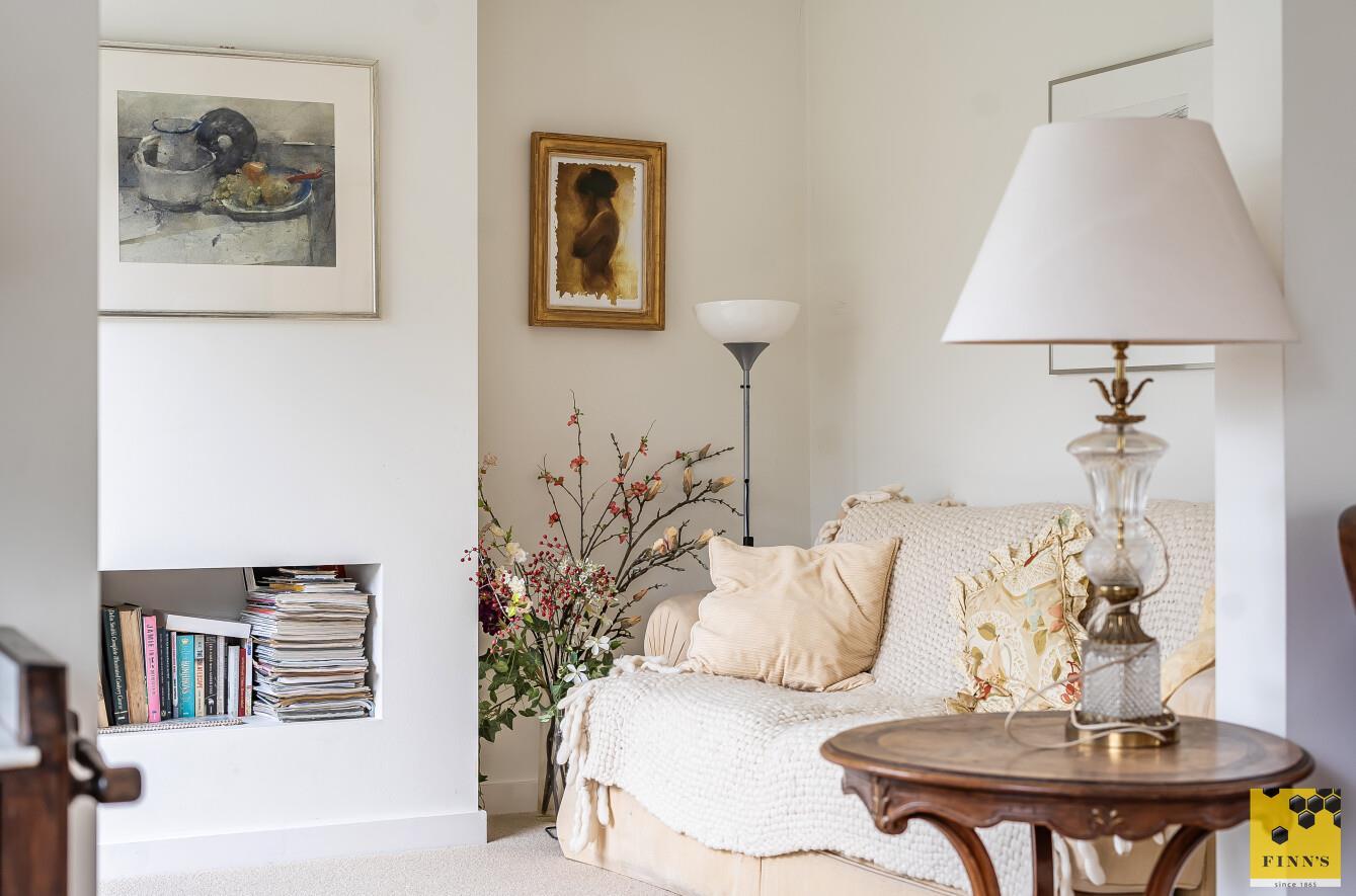 Detached House Photo 3