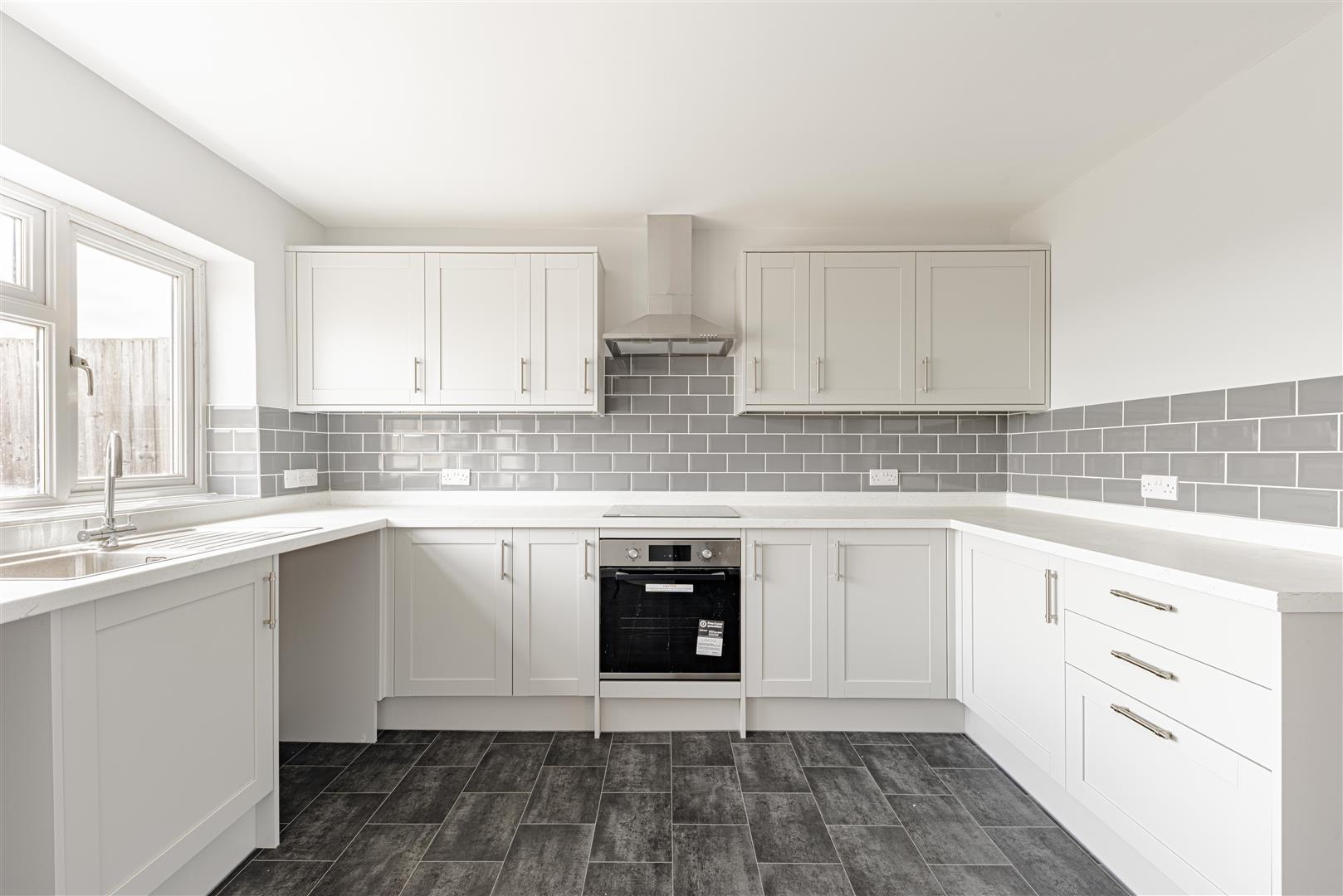 Semi-Detached House Photo 3