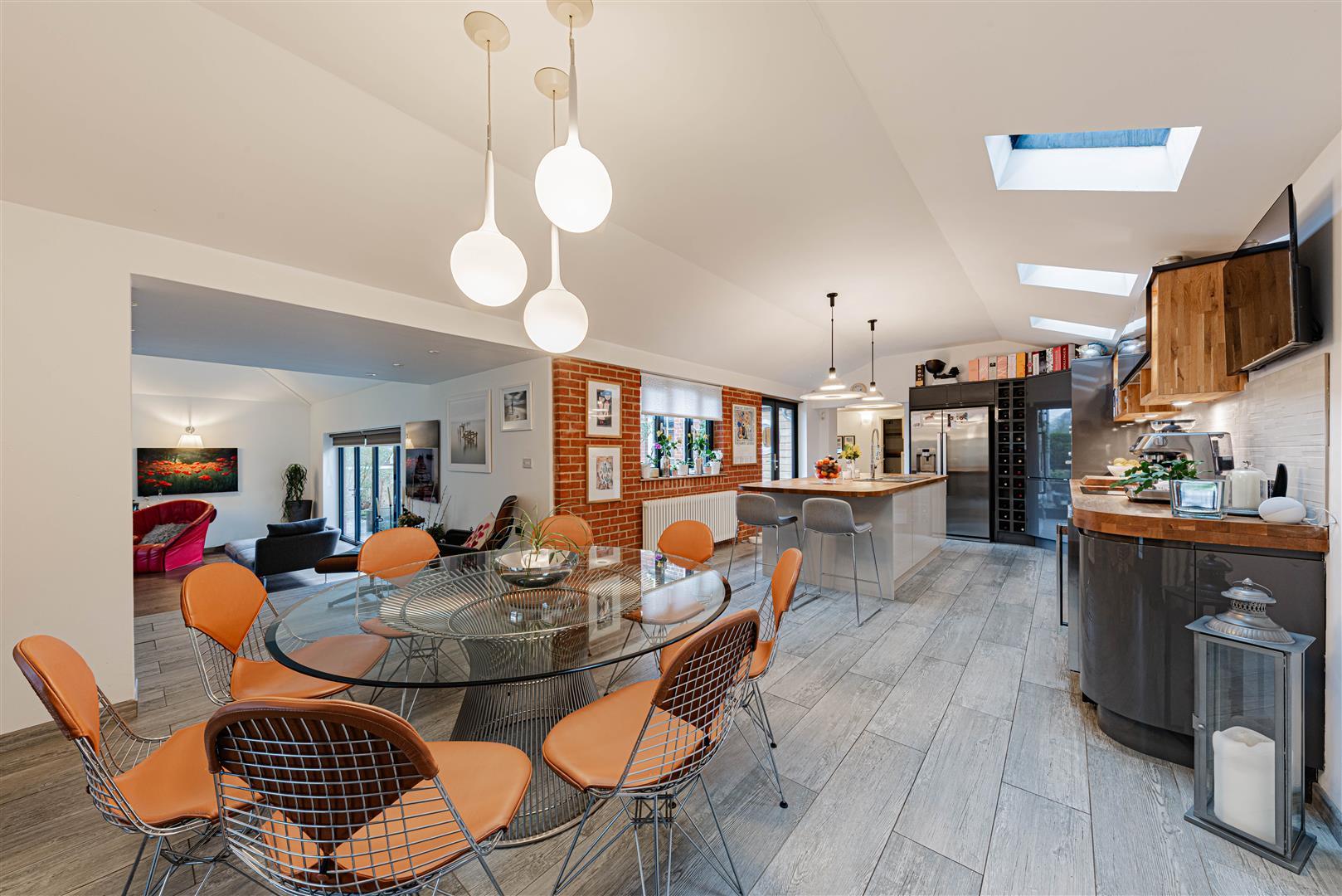 Detached House Photo 3