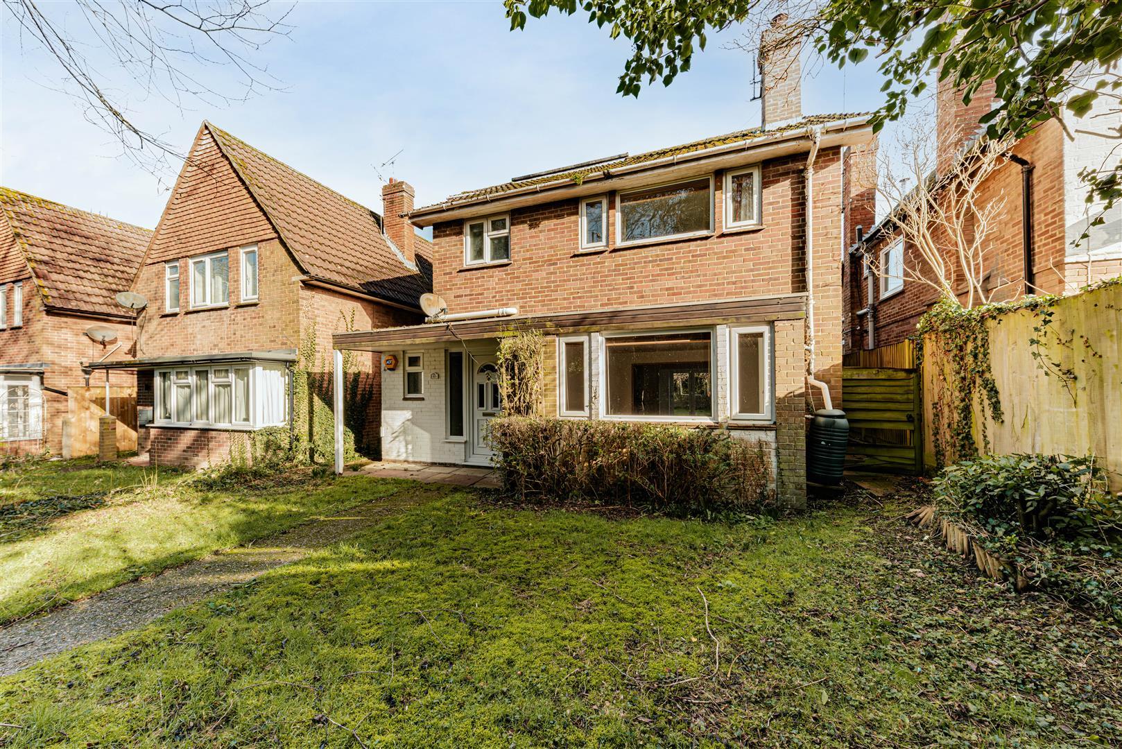 Detached House Main Photo