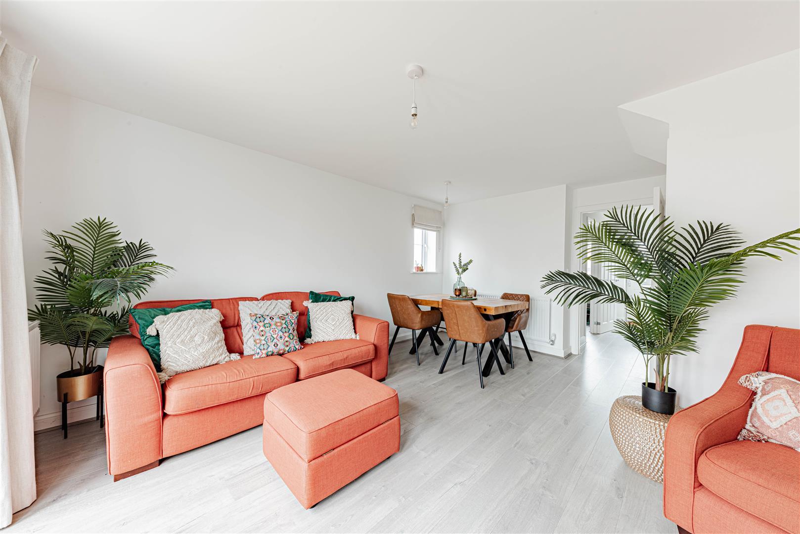 Semi-Detached House Photo 2