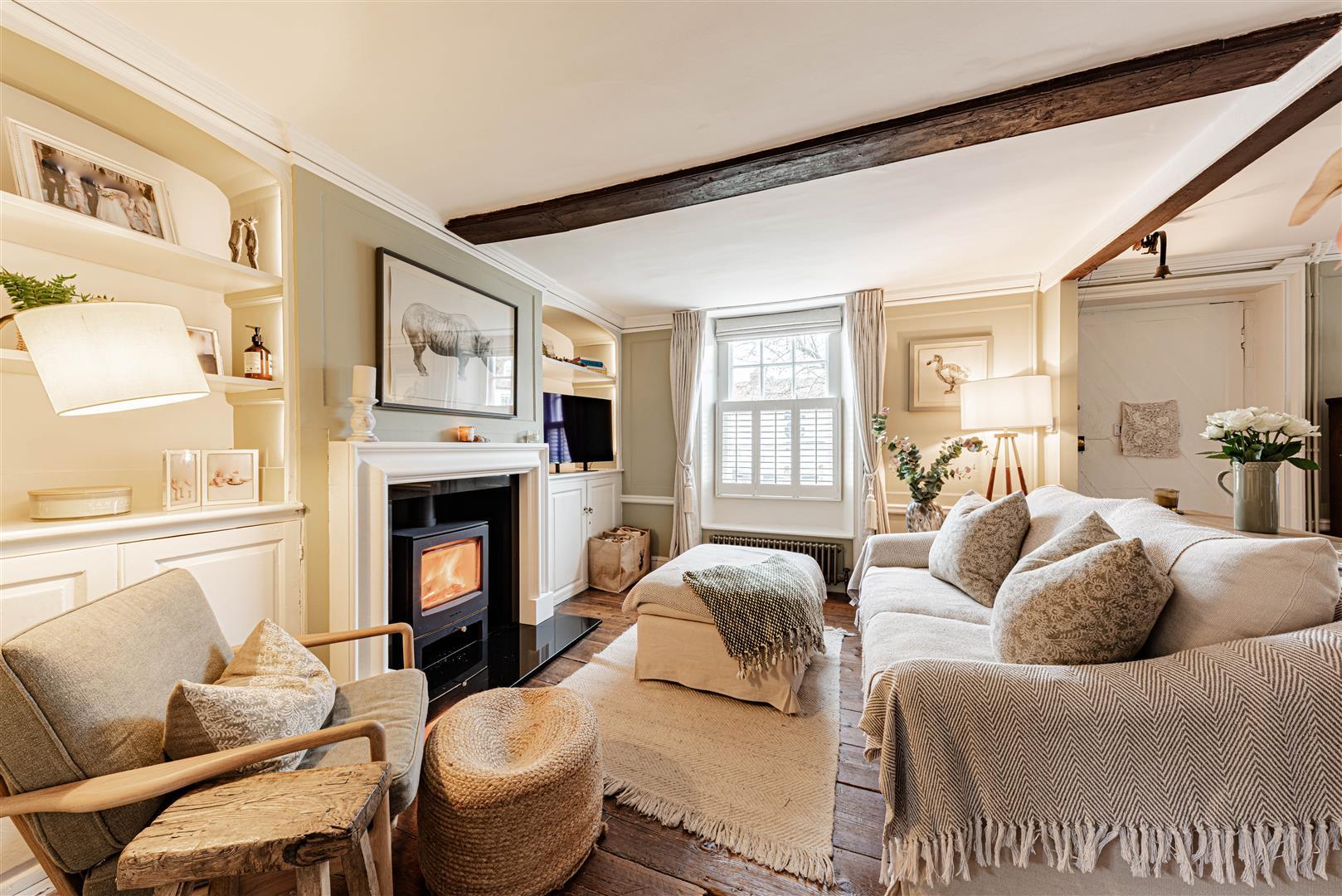 Detached House Photo 1