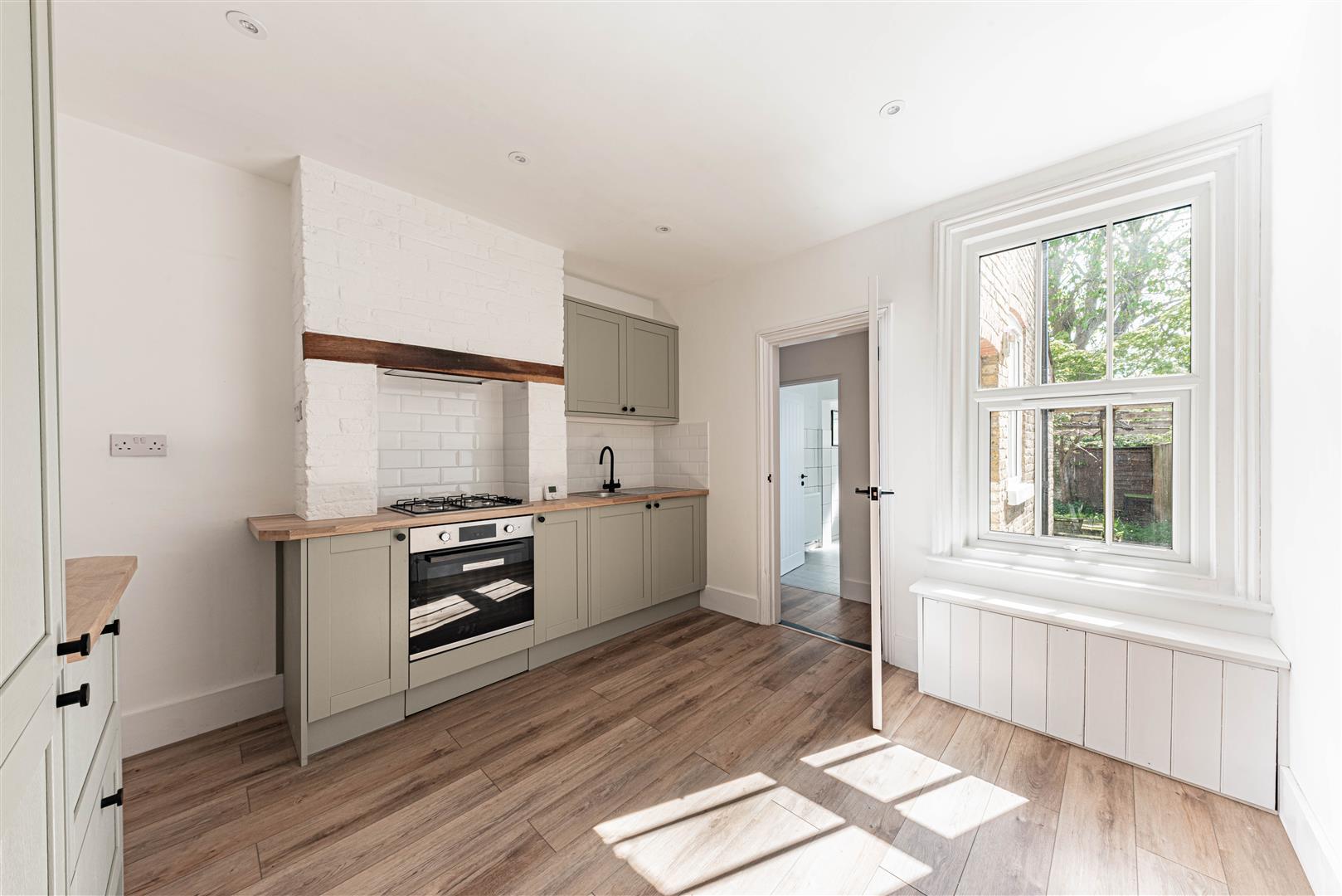 Terraced House Photo 2