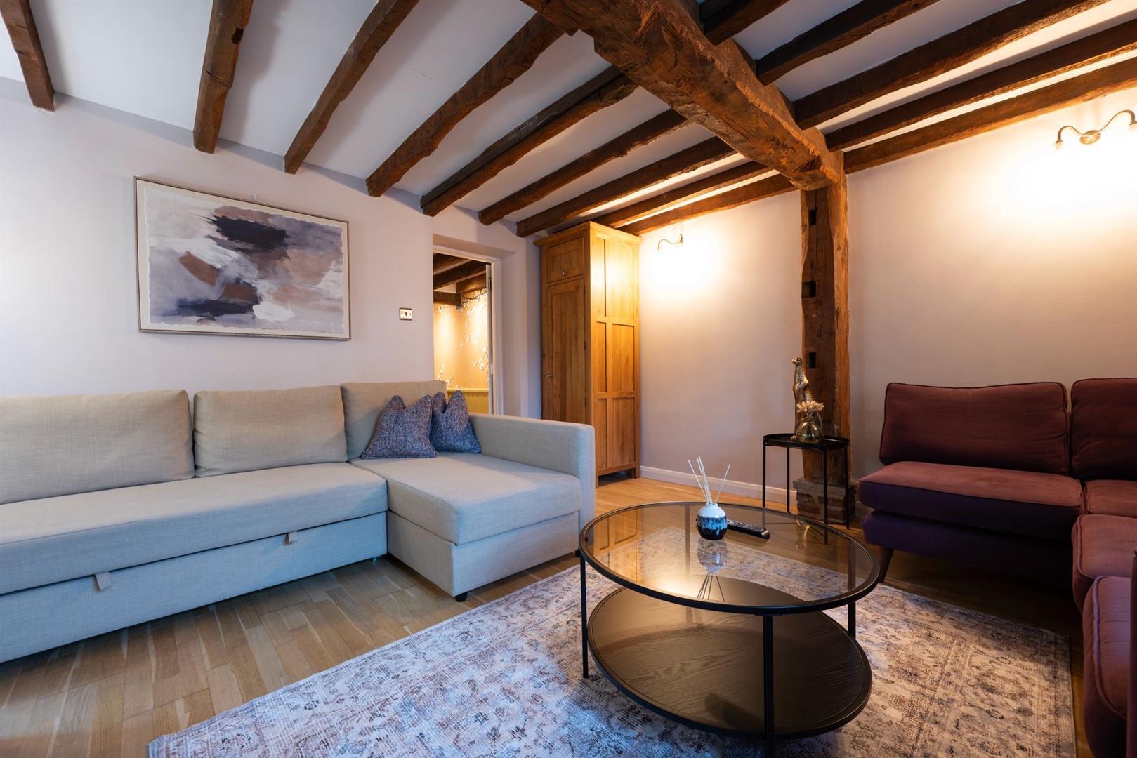 Semi-Detached House Photo 3