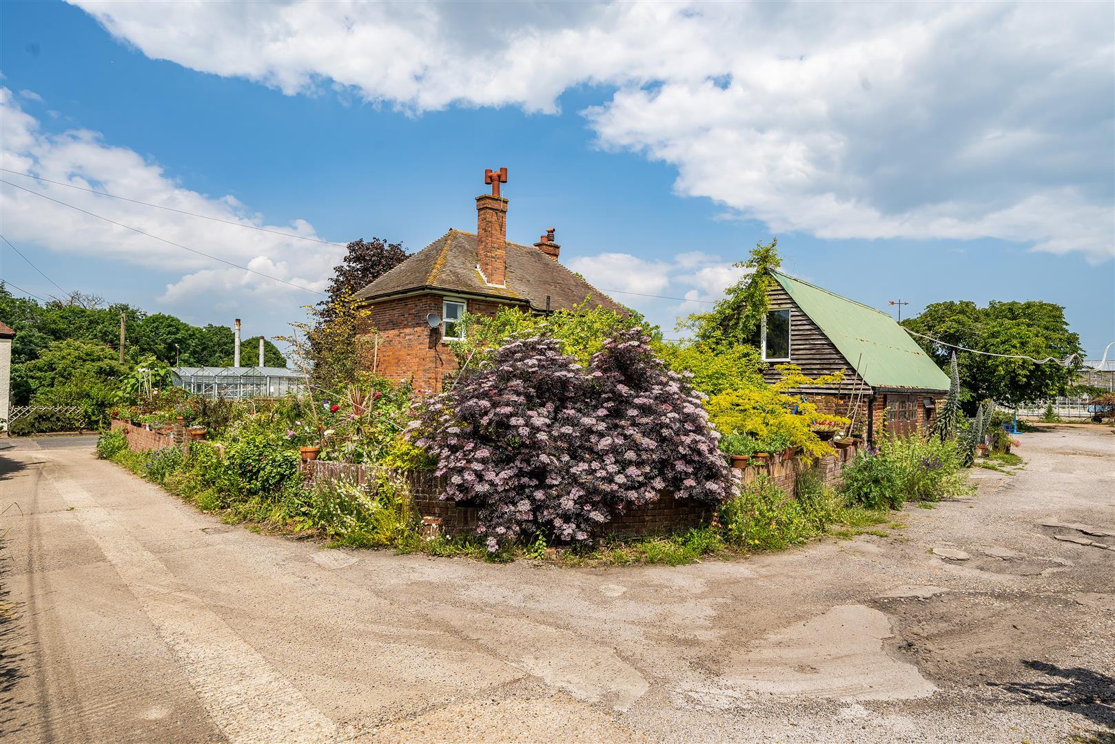 Detached House Photo 1