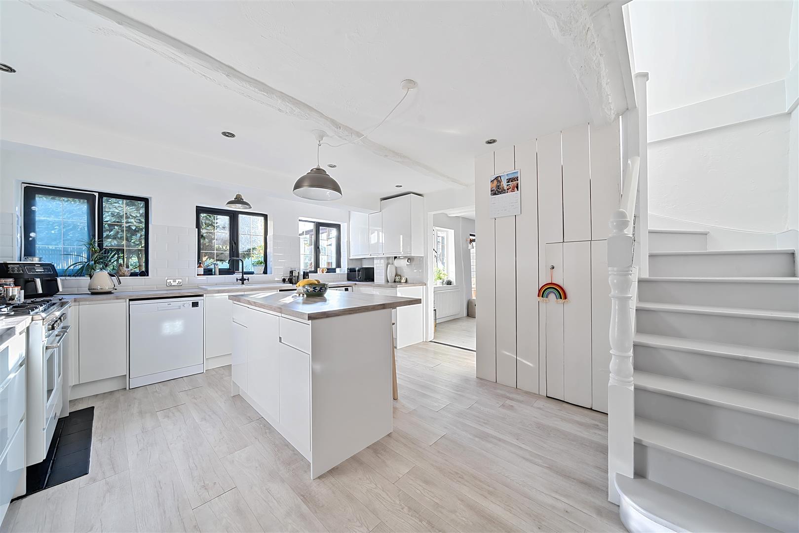 Detached House Photo 3