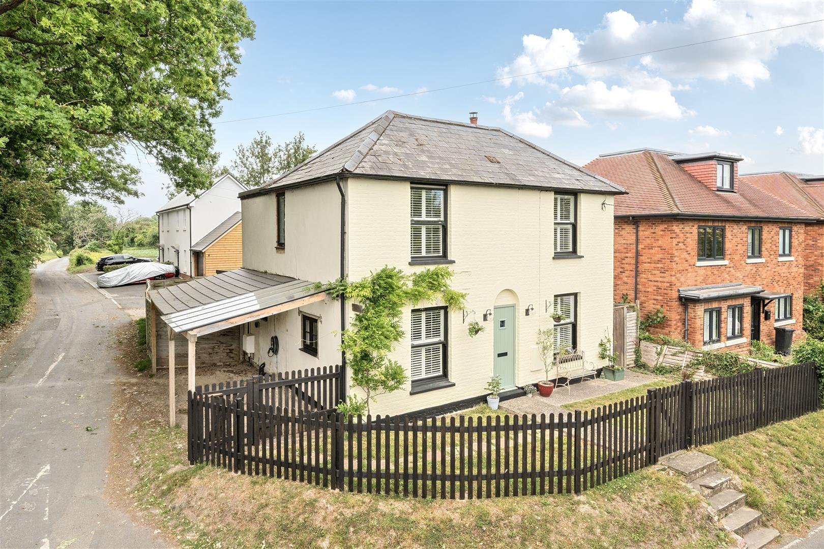 Detached House Main Photo