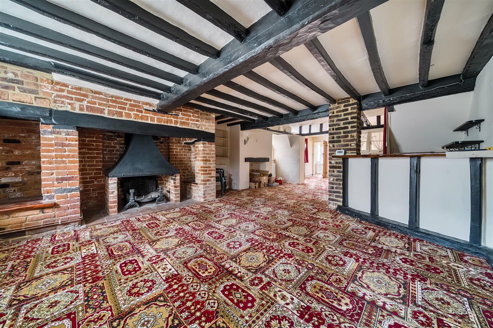 Semi-Detached House Photo 2