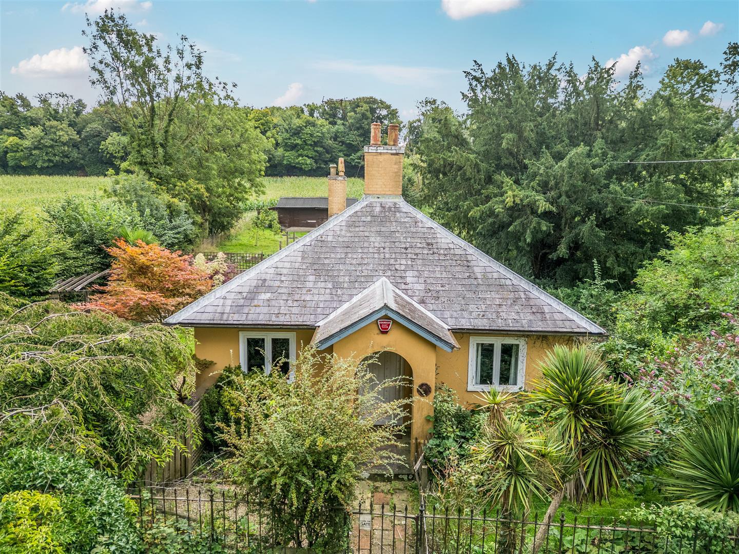 Detached Bungalow Photo 2