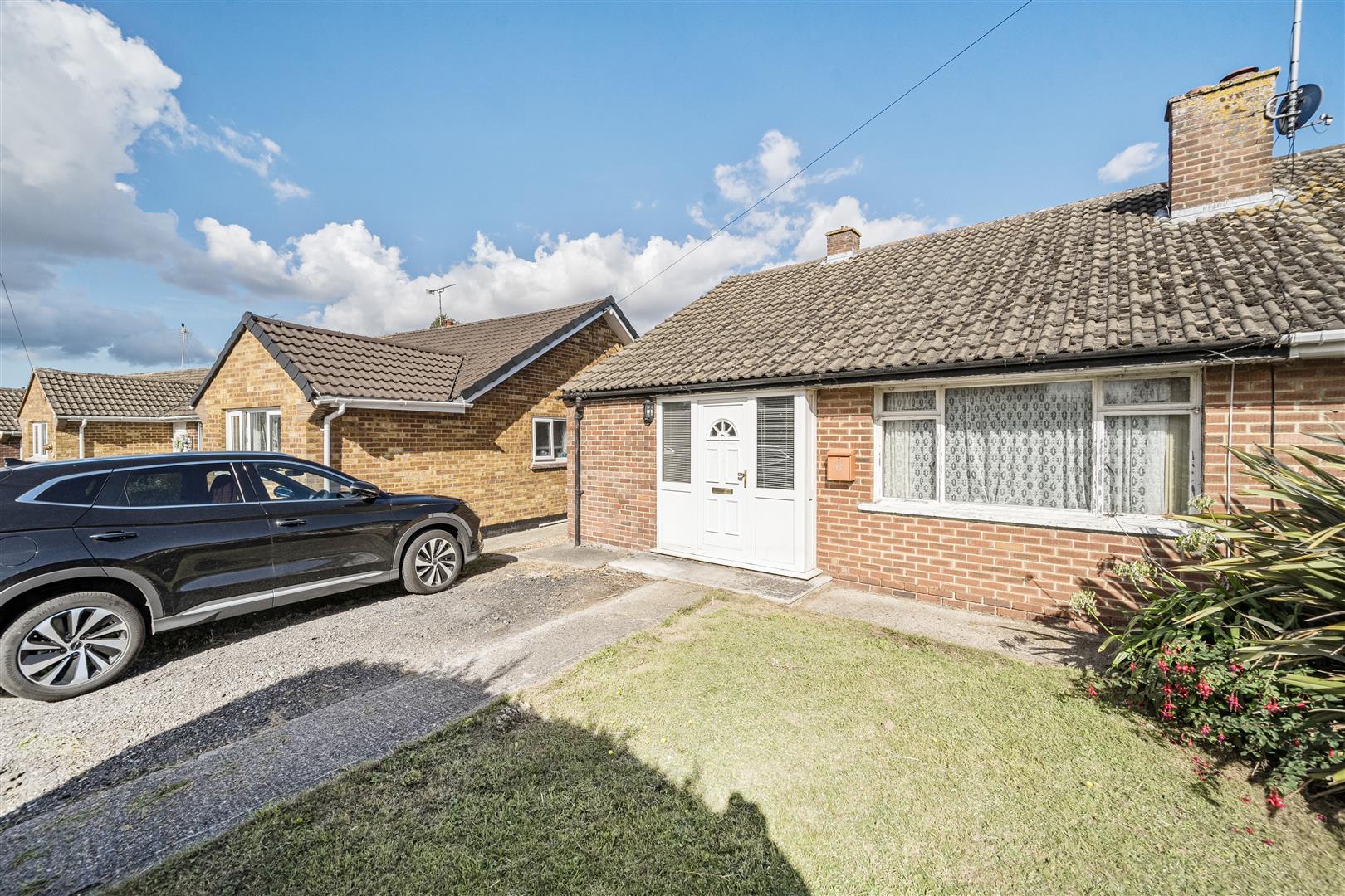 Semi-Detached Bungalow Main Photo
