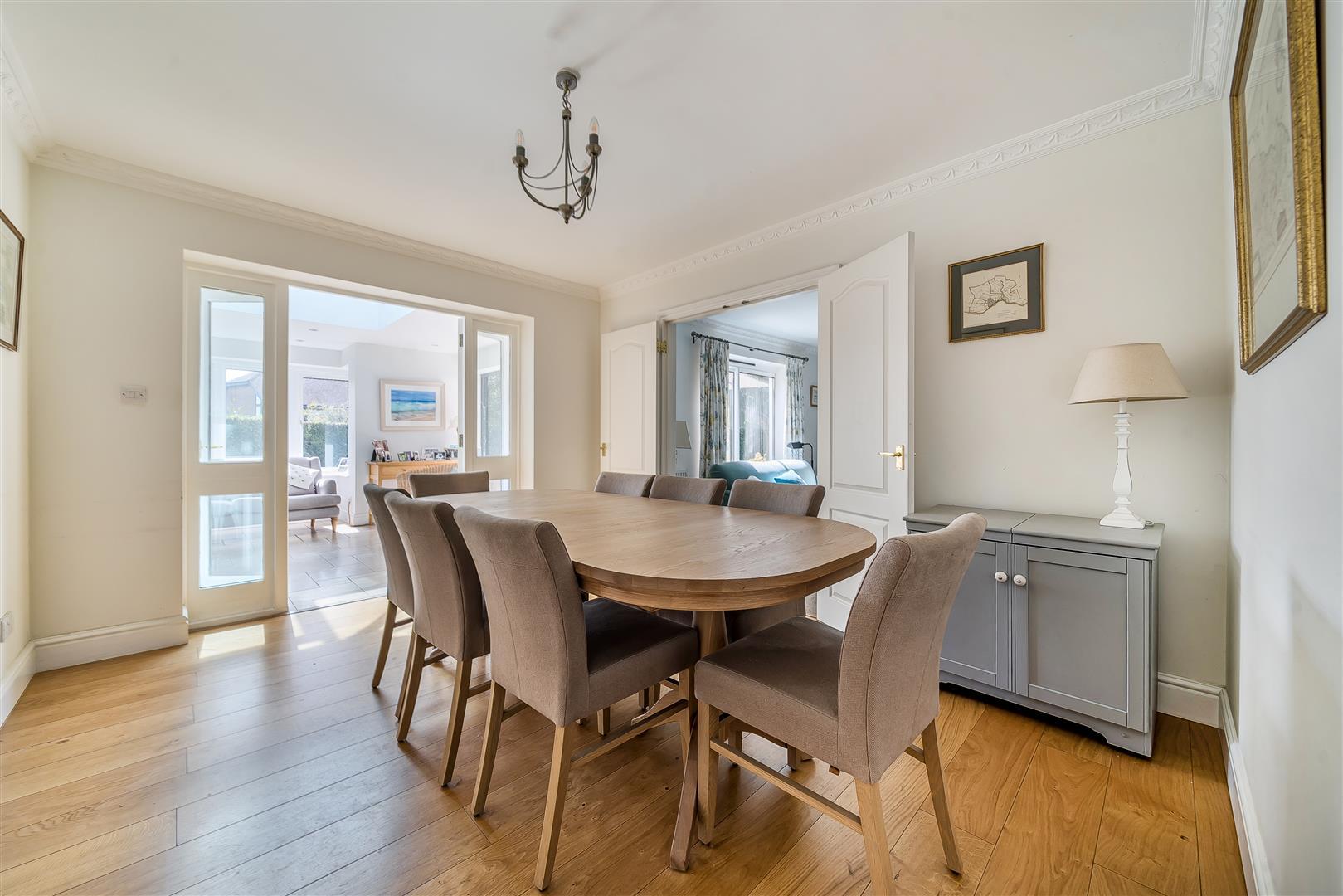 Detached House Photo 2