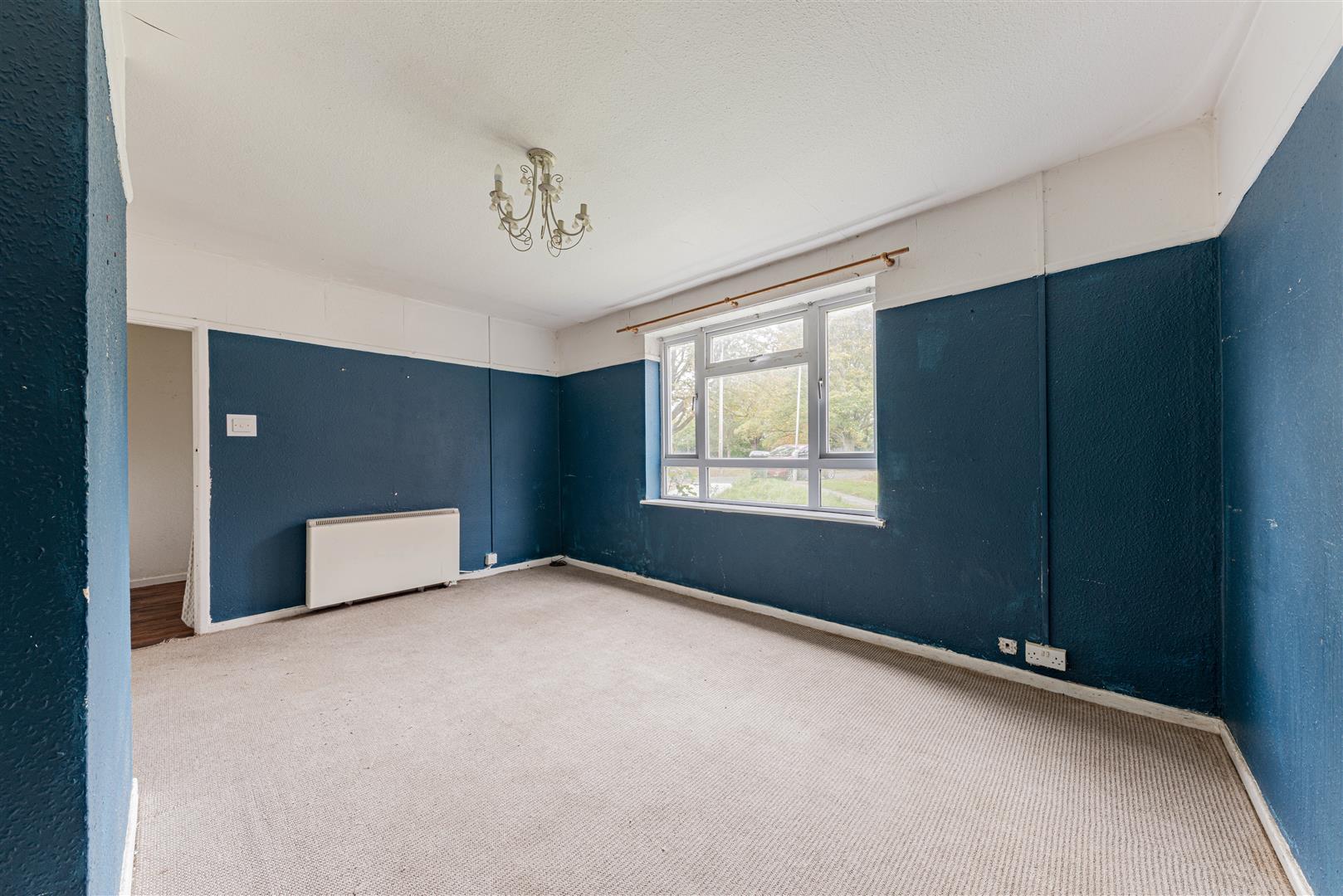 Semi-Detached House Photo 2