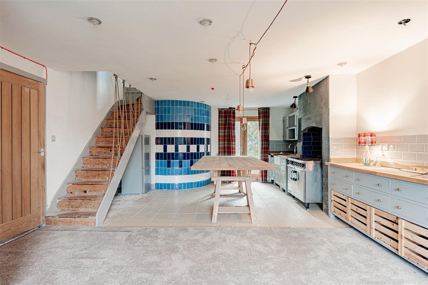 Semi-Detached House Photo 2