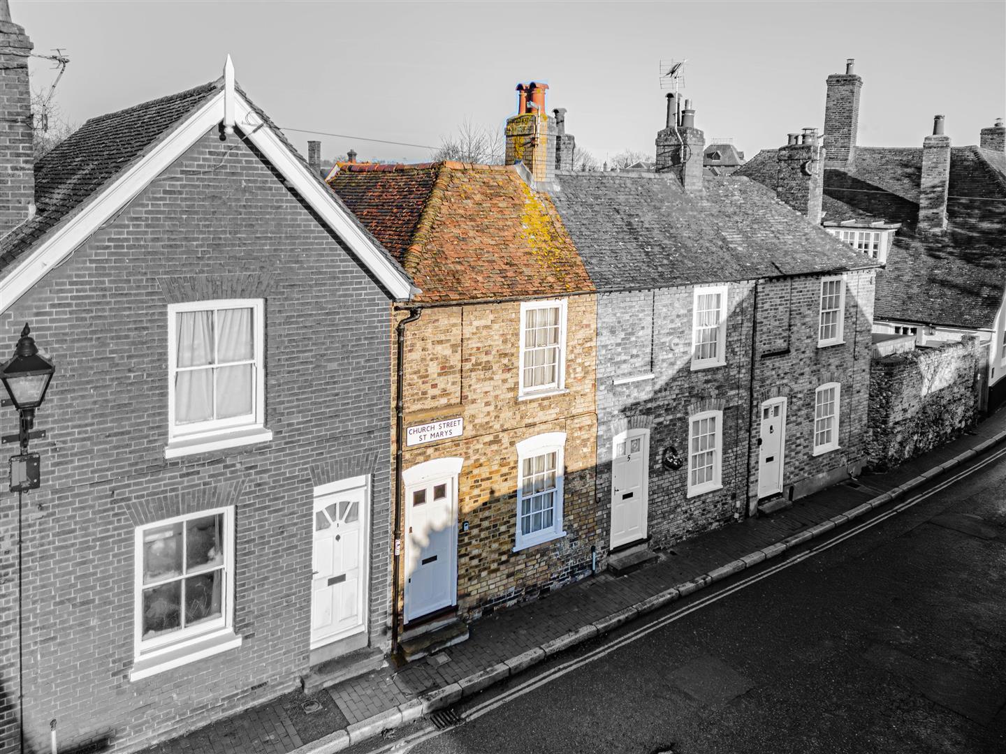 Terraced House Photo 1