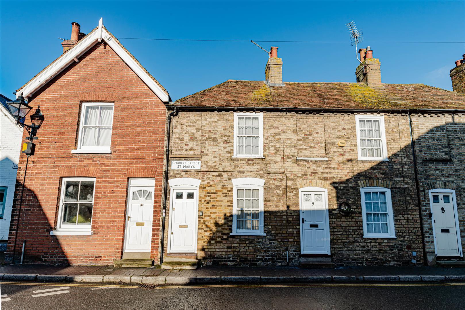 Terraced House Photo 2