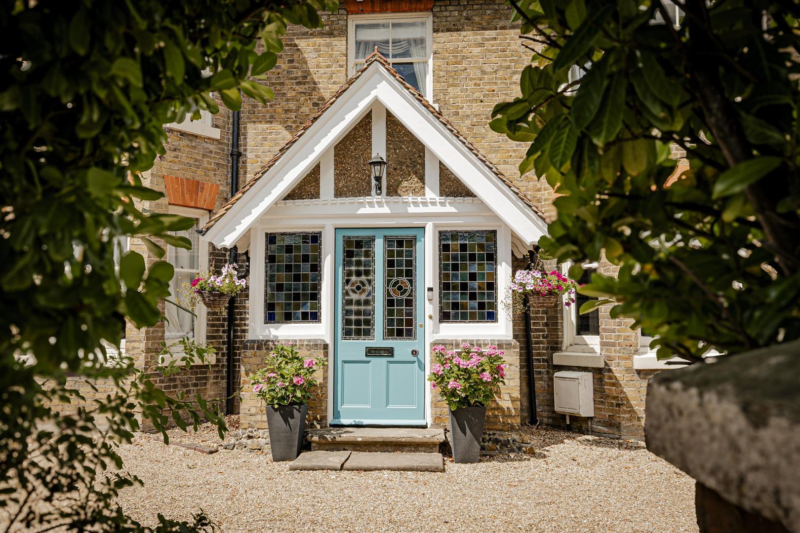 Detached House Photo 1