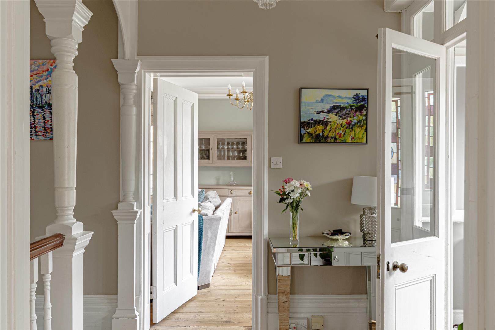 Detached House Photo 2