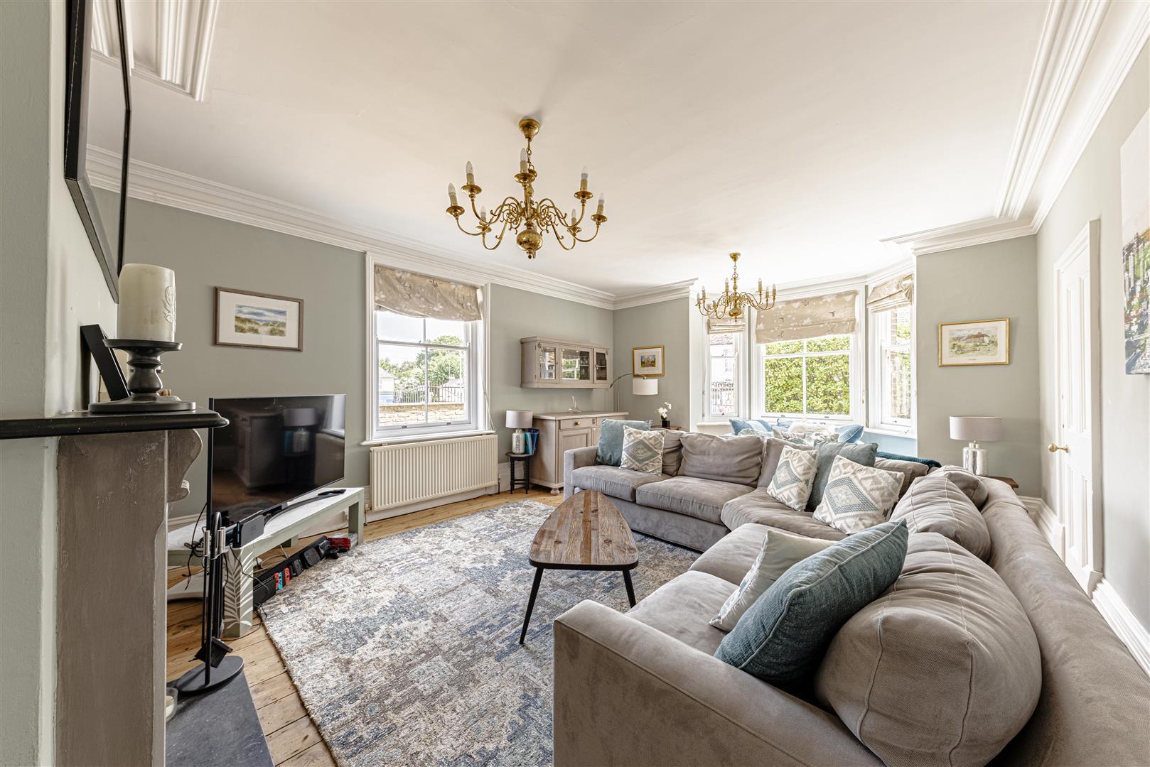 Detached House Photo 3