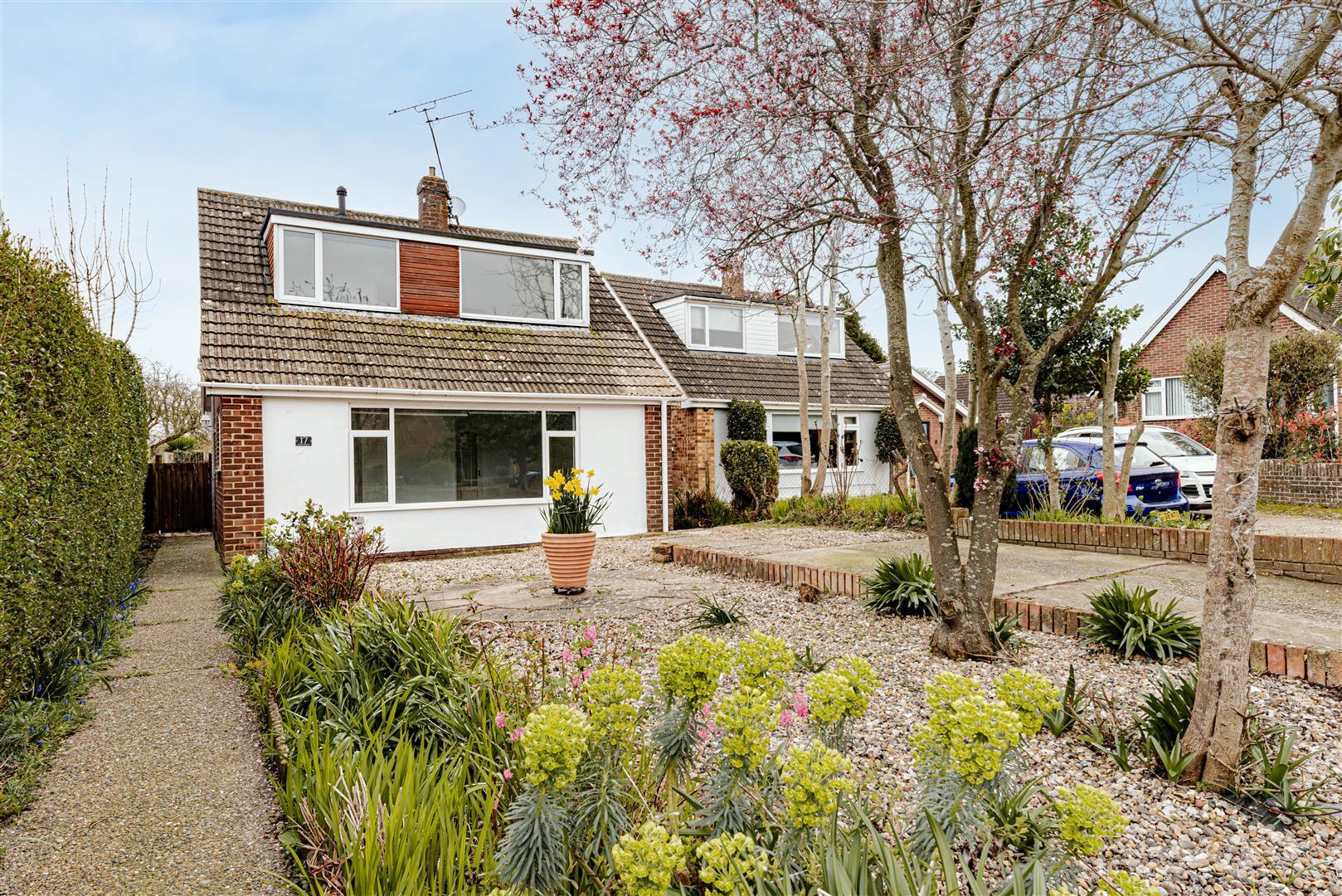 Detached House Photo 1