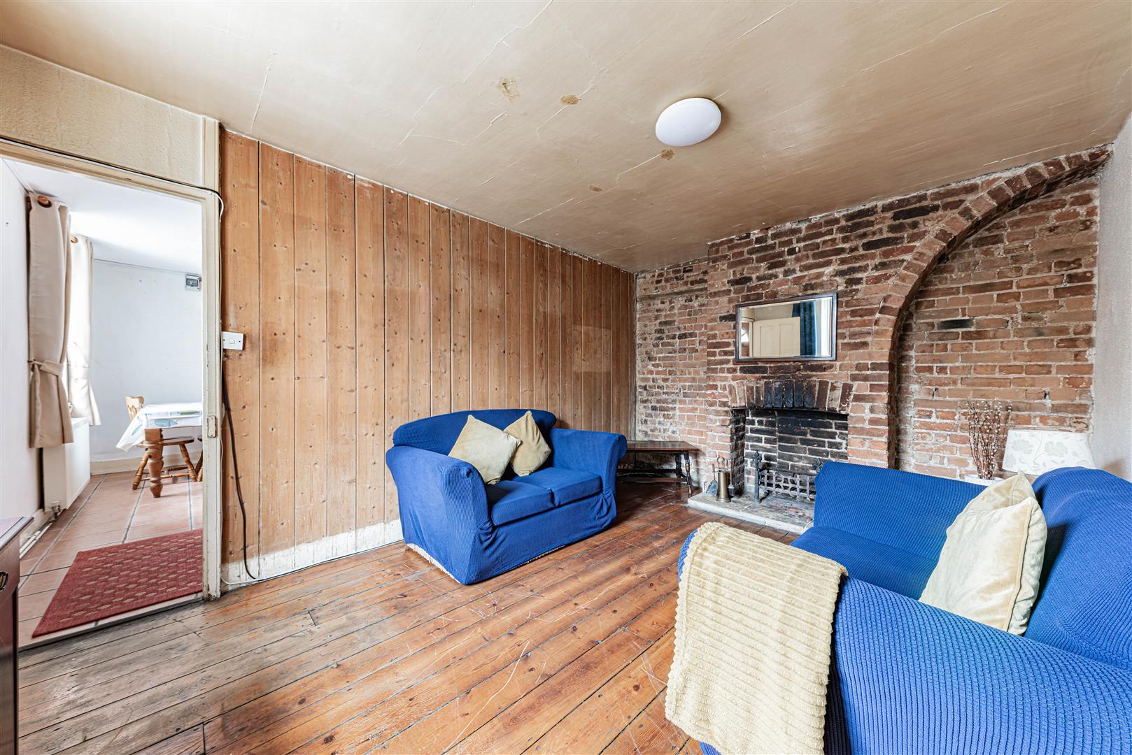 Terraced House Photo 2
