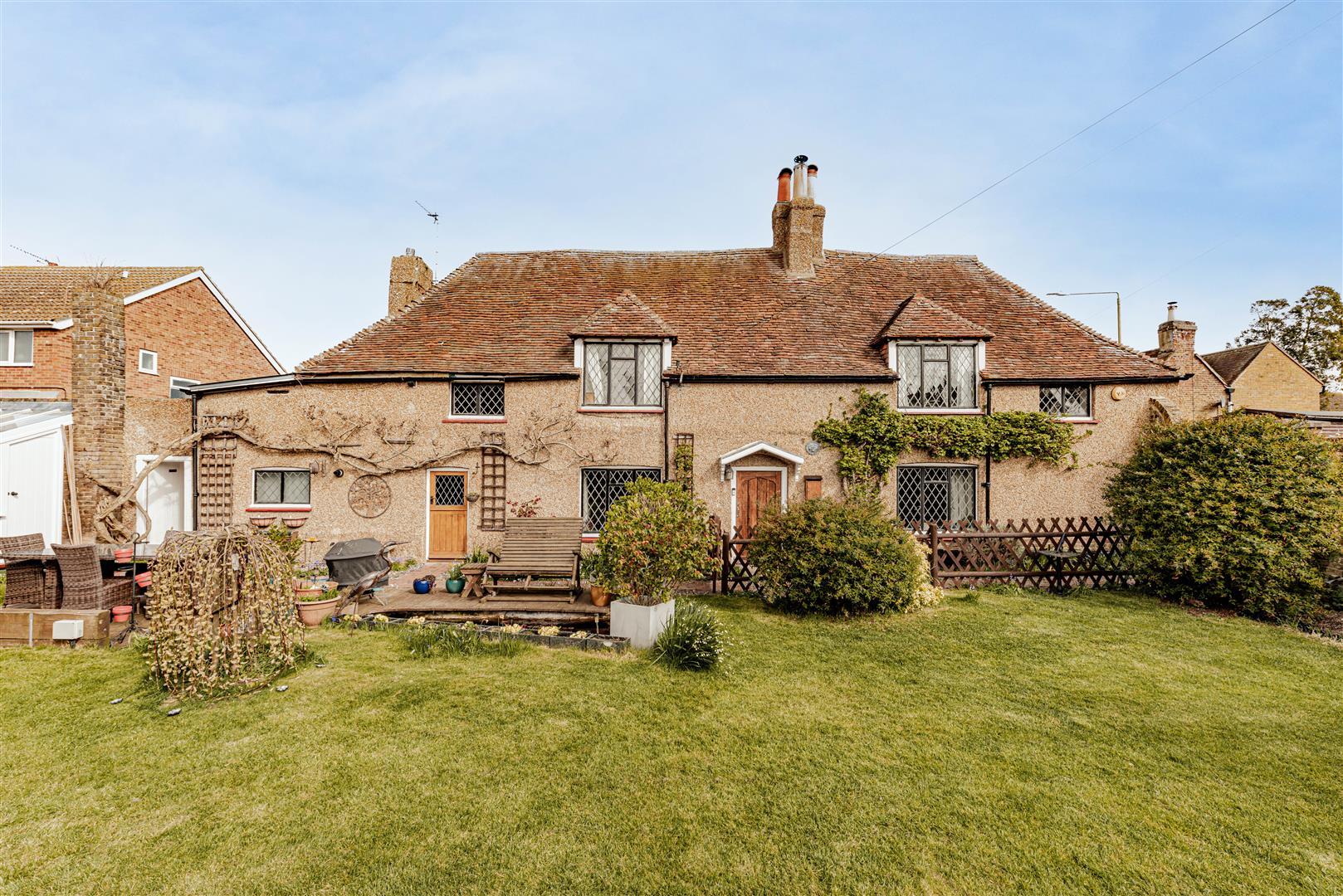 Semi-Detached House Main Photo
