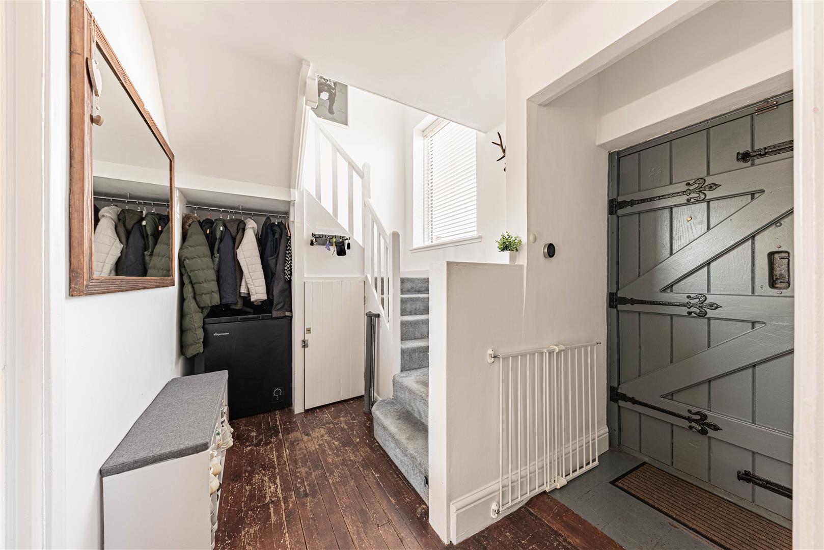 Semi-Detached House Photo 2
