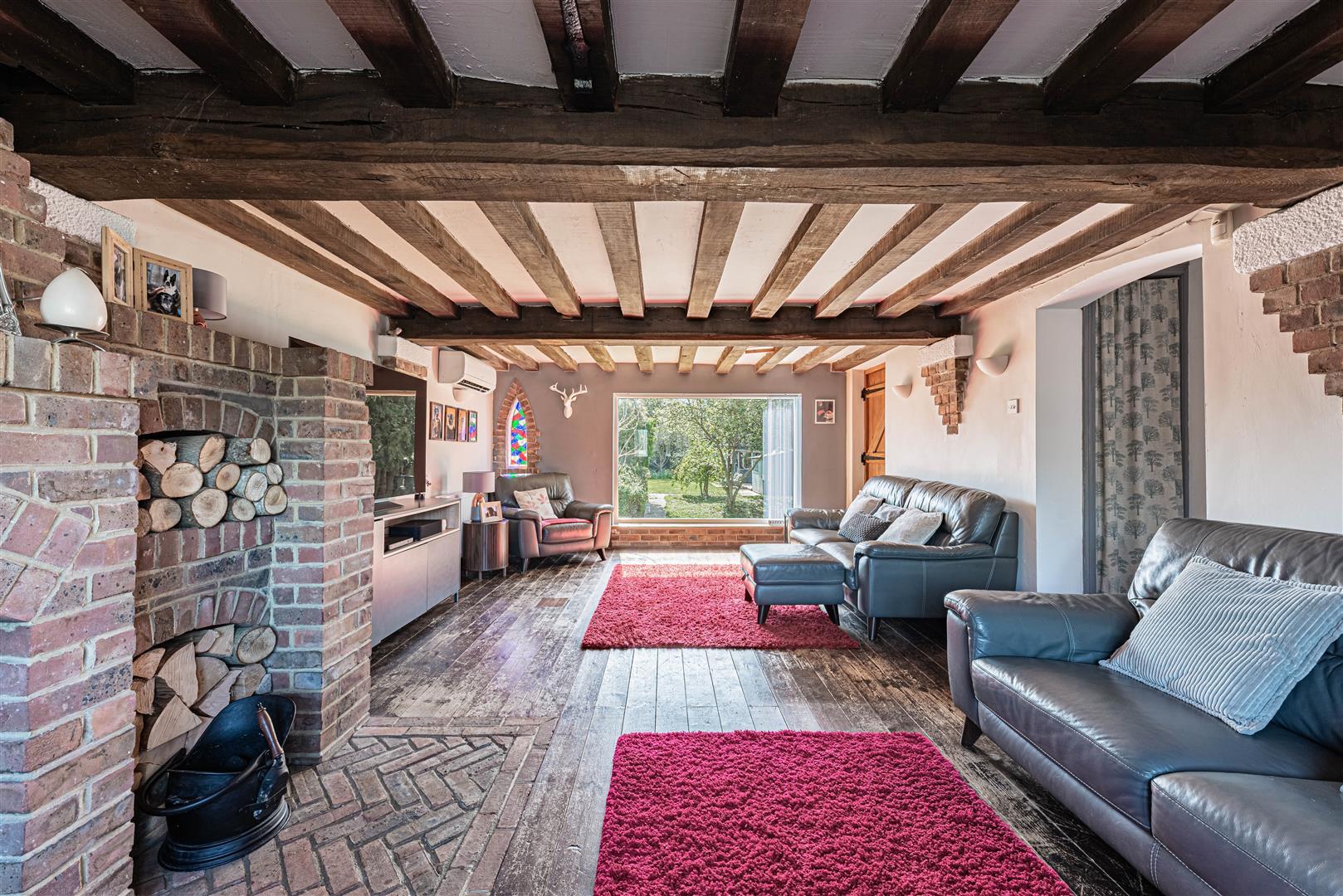 Semi-Detached House Photo 3