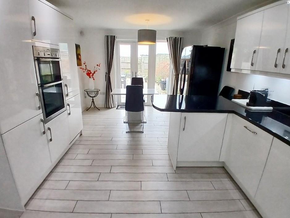 Town House Photo 3