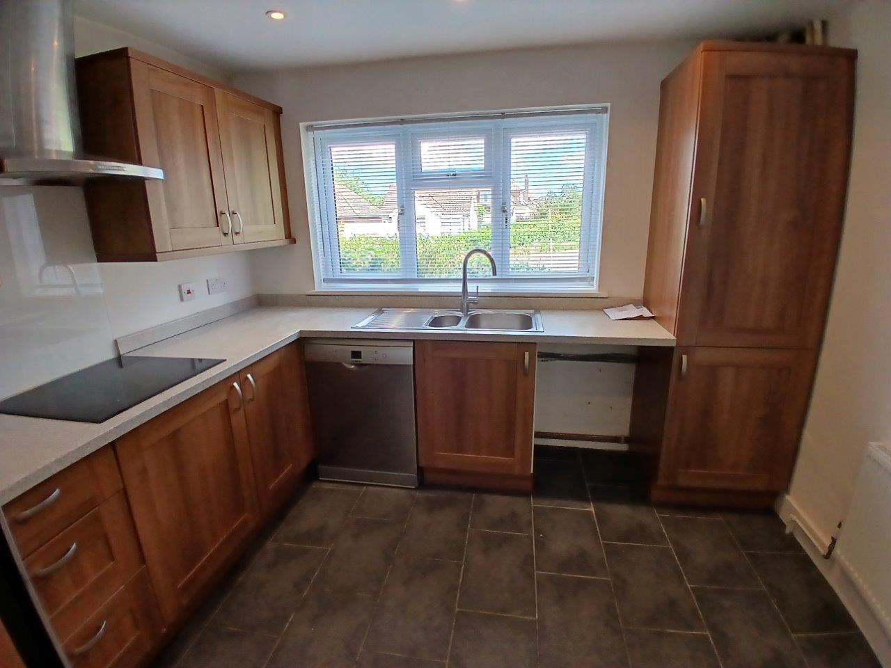Semi-Detached House Photo 3