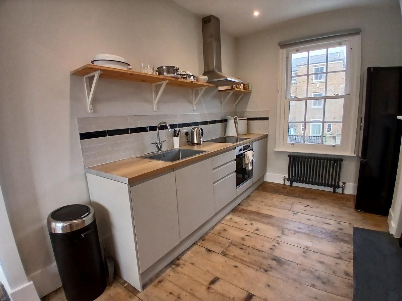 Terraced House Photo 2