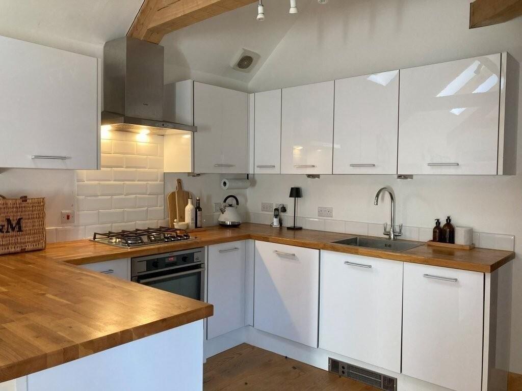 Detached House Photo 1