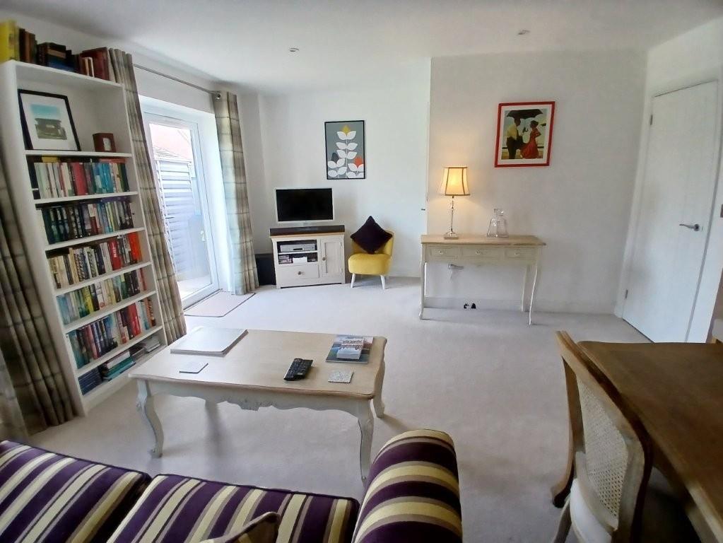 Semi-Detached House Photo 2
