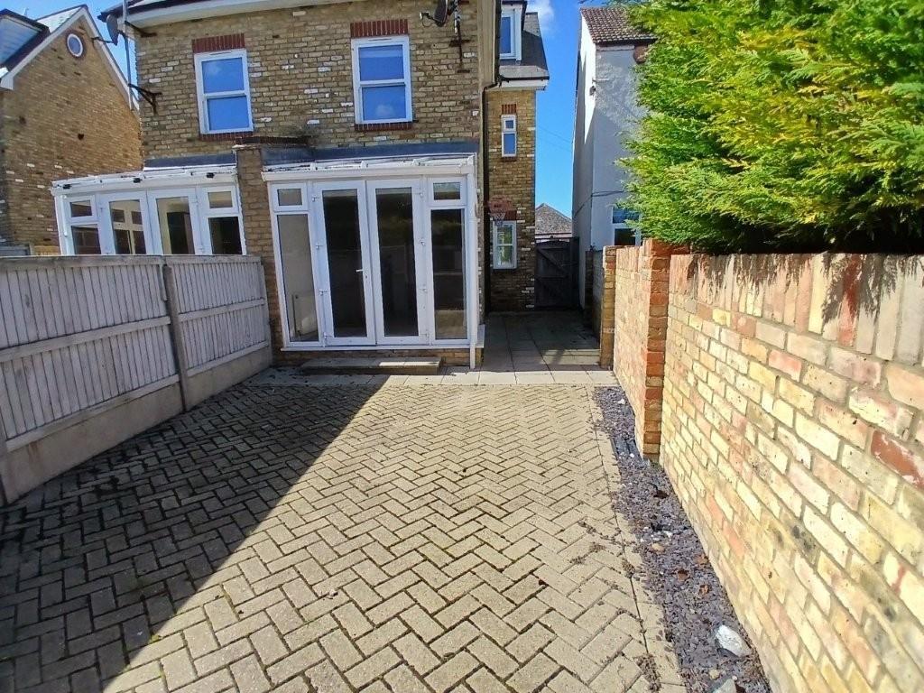 Semi-Detached House Photo 3